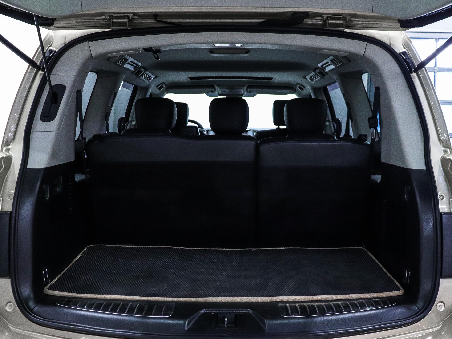 Nissan Patrol 2011 41