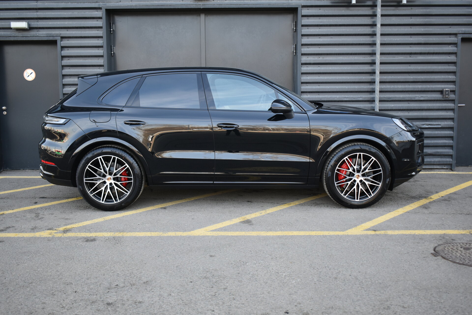 77140996 S 4.0 AT (474 л.с.) 4WD №3