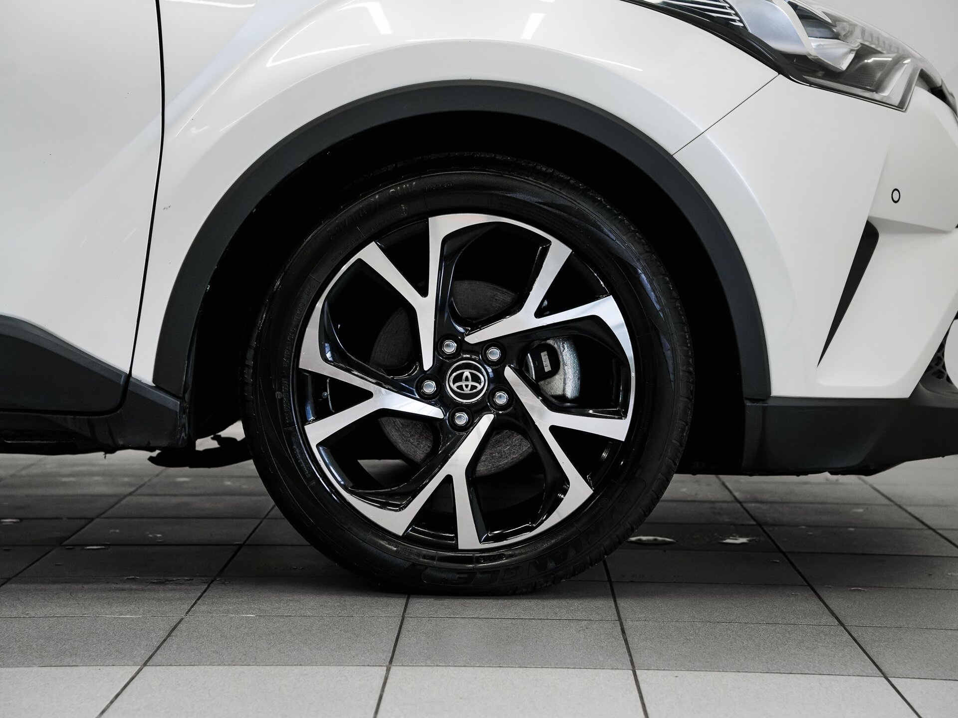 Toyota C-HR 2017 33