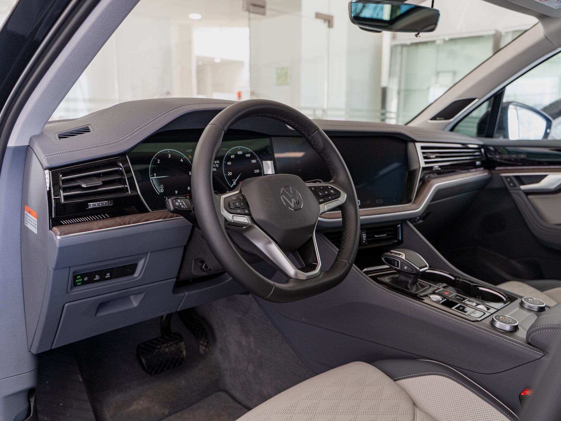 Автомобиль Volkswagen Touareg 3.0d AT (286 л.с.) 4WD - 7