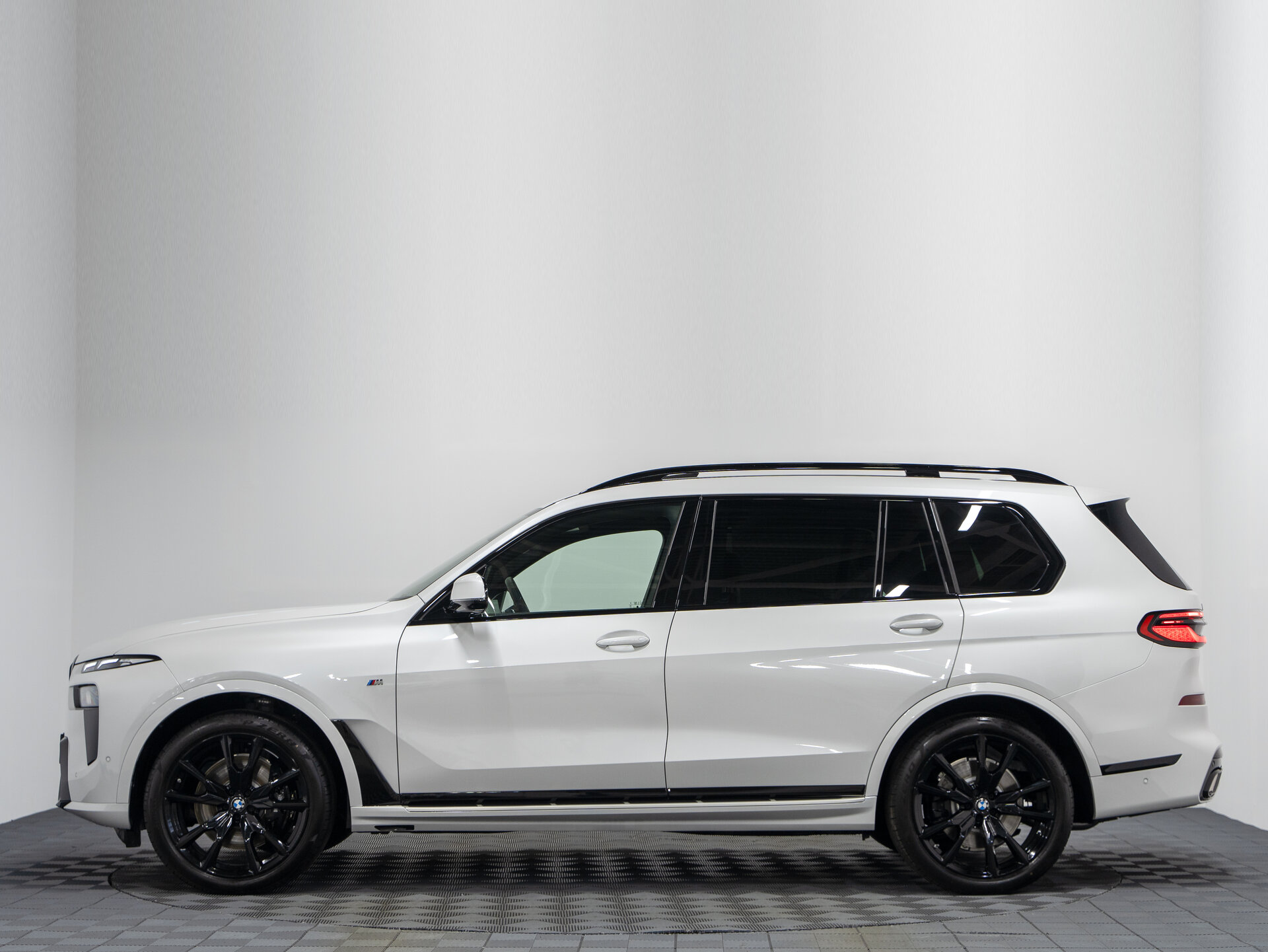 Автомобиль BMW X7 40d 3.0d AT (340 л.с.) 4WD - 11