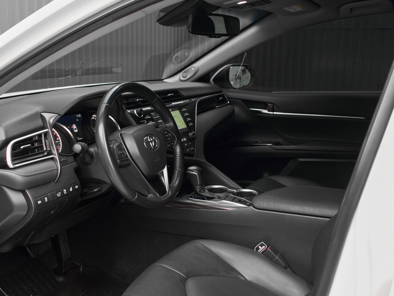 Купить Toyota Camry 2.5 AT (181 л.с.), 2021 в Екатеренбурге