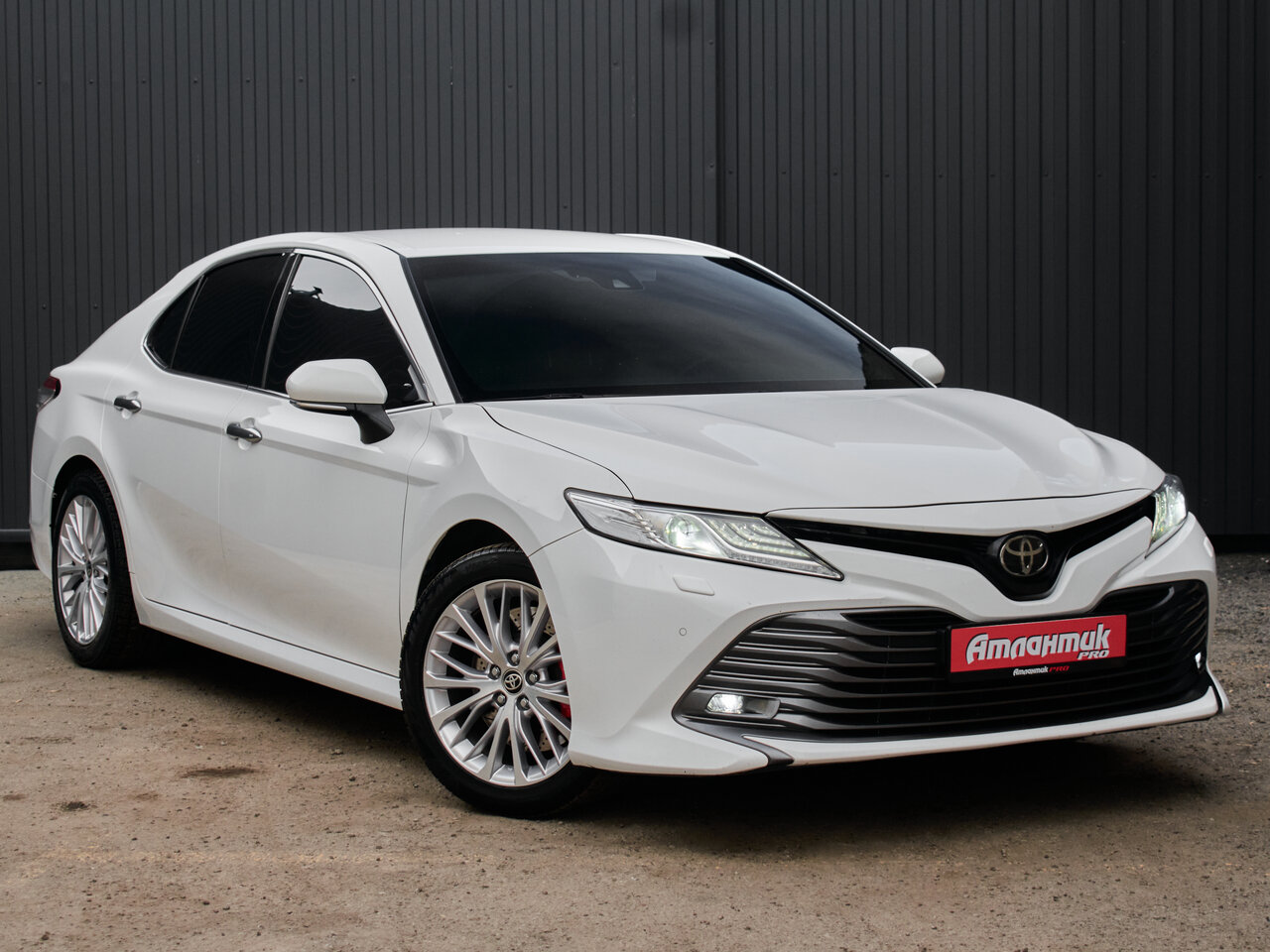 Купить Toyota Camry 2.5 AT (181 л.с.), 2021 в Екатеренбурге