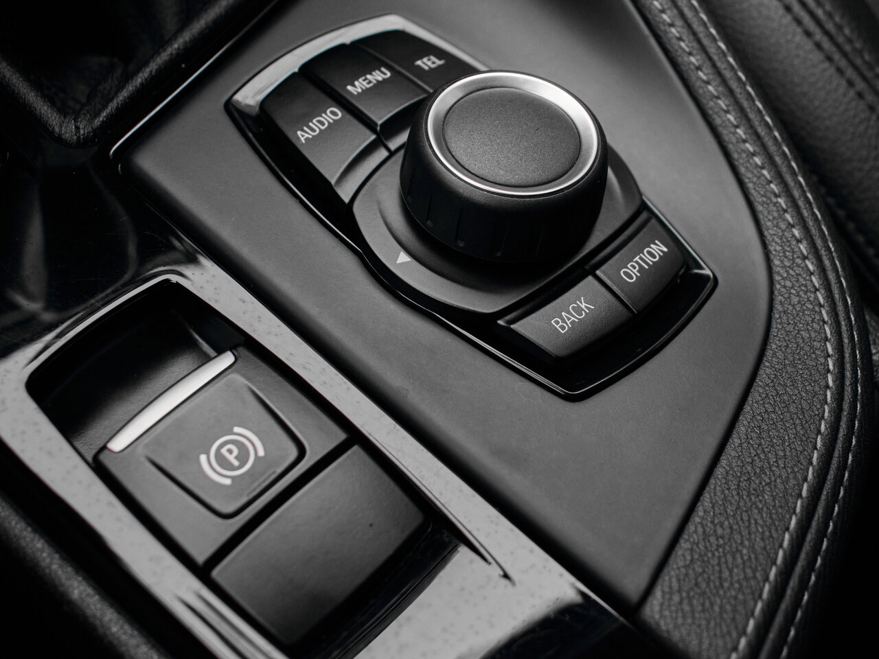 Купить BMW X1 20i xDrive 2.0 AT (192 л.с.) 4WD, 2016 в Екатеренбурге