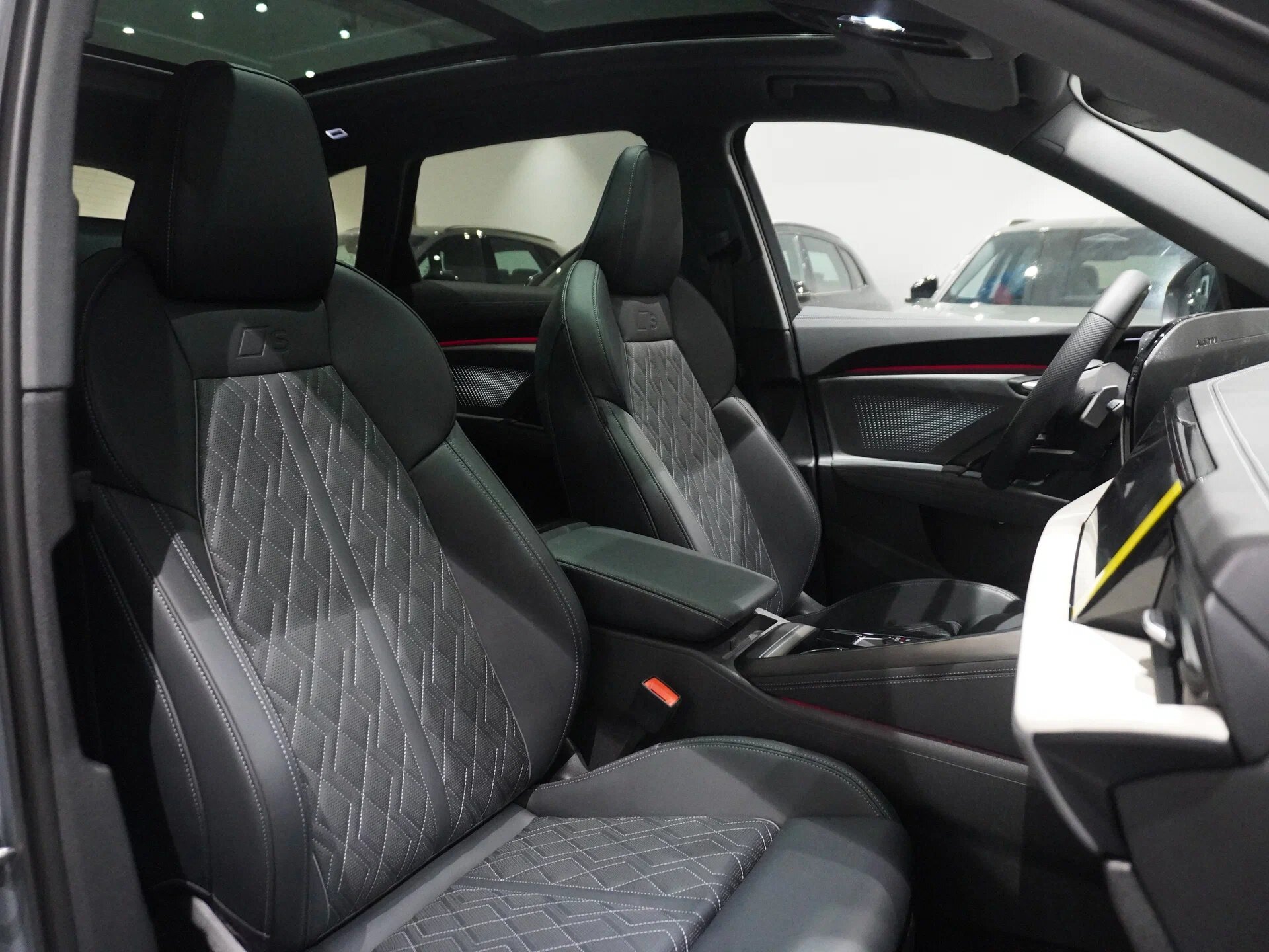 Автомобиль Audi Q5 L 2.0 AMT (204 л.с.) 4WD - 14