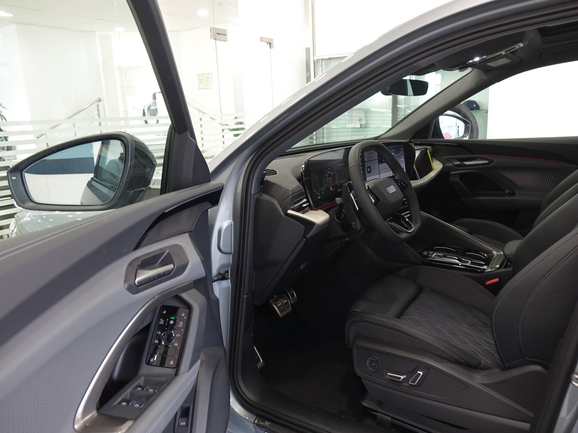 Автомобиль Audi Q5 L 2.0 AMT (204 л.с.) 4WD - 7