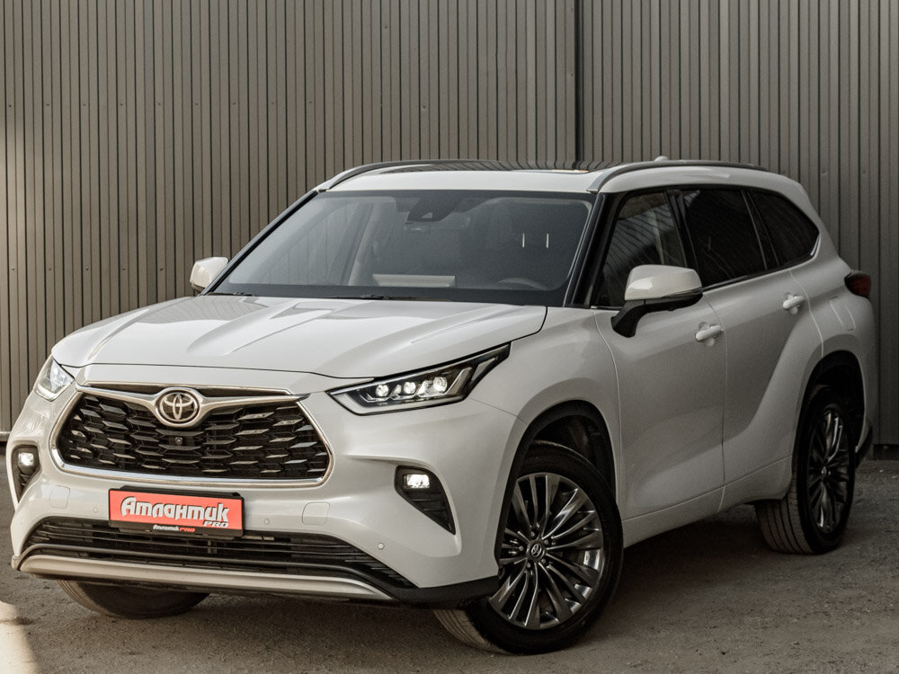 Купить Toyota Highlander 2.0 AT (248 л.с.) 4WD, 2026 в Екатеренбурге