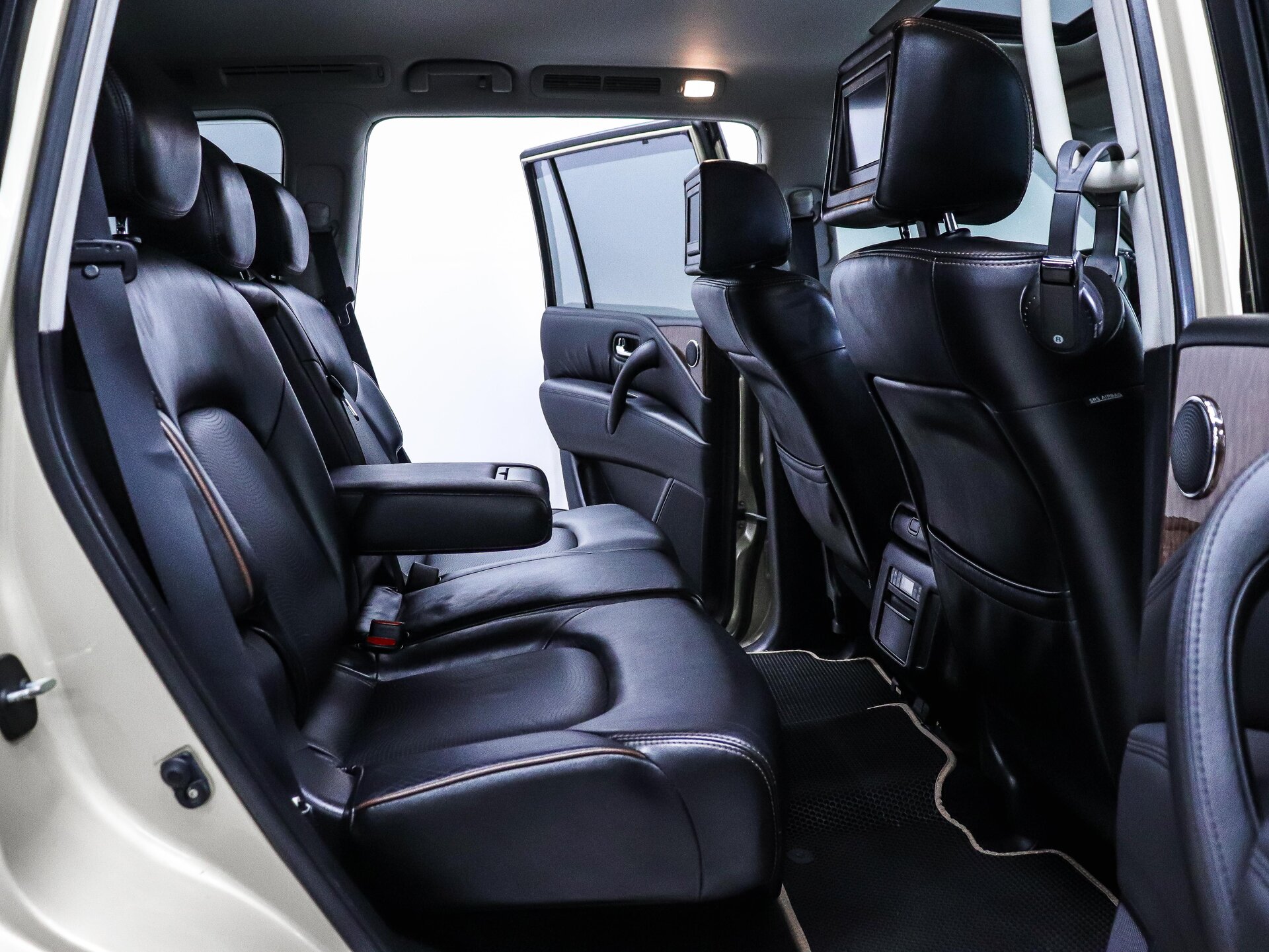 Nissan Patrol 2011 36