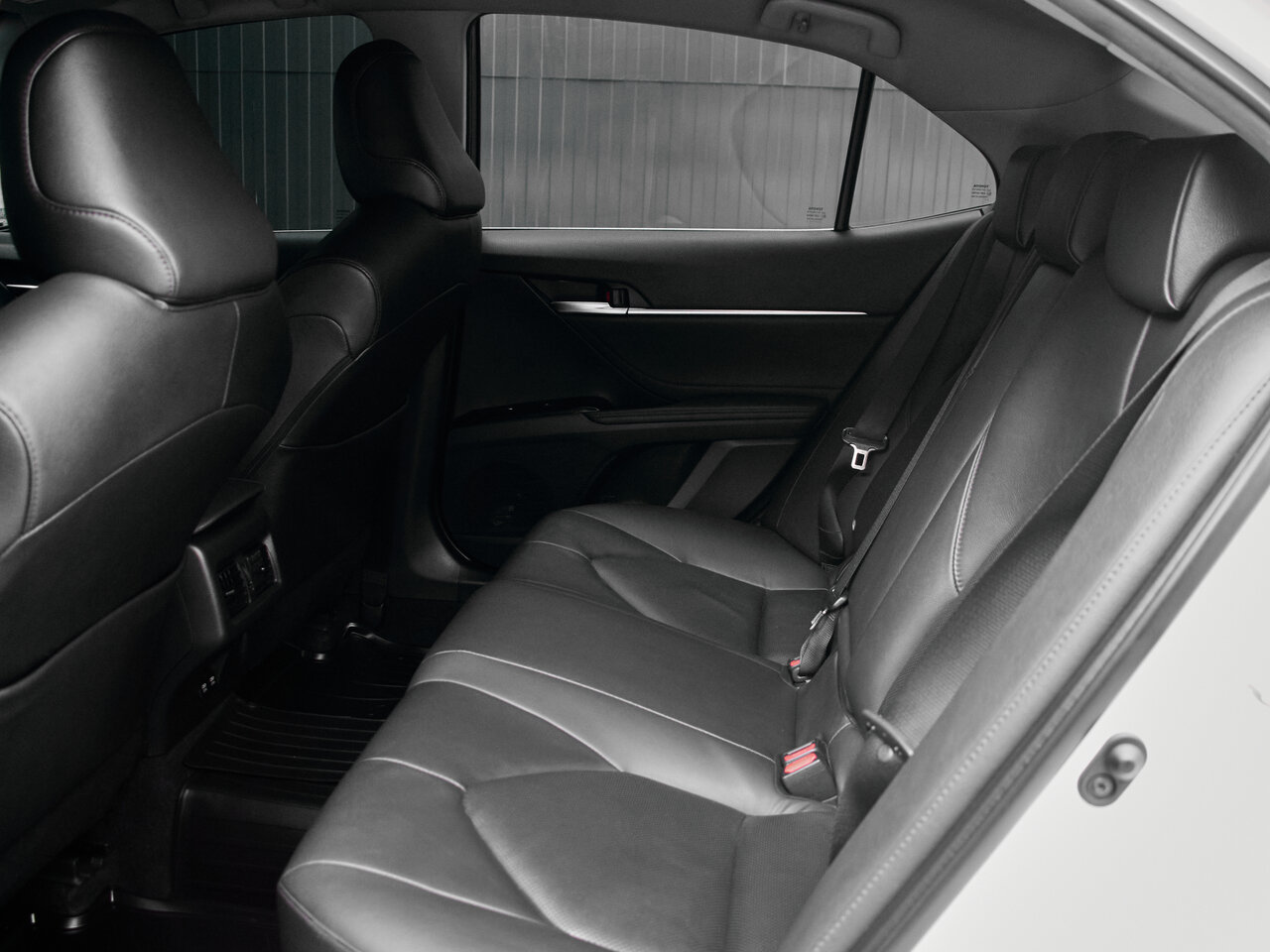 Купить Toyota Camry 2.5 AT (181 л.с.), 2021 в Екатеренбурге