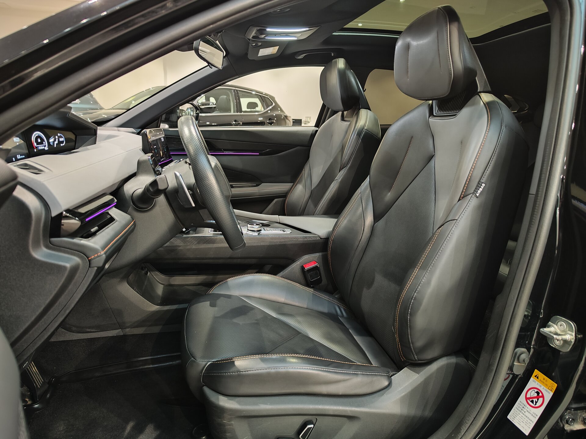 Автомобиль Changan UNI-V 1.5 AMT (181 л.с.) - 8