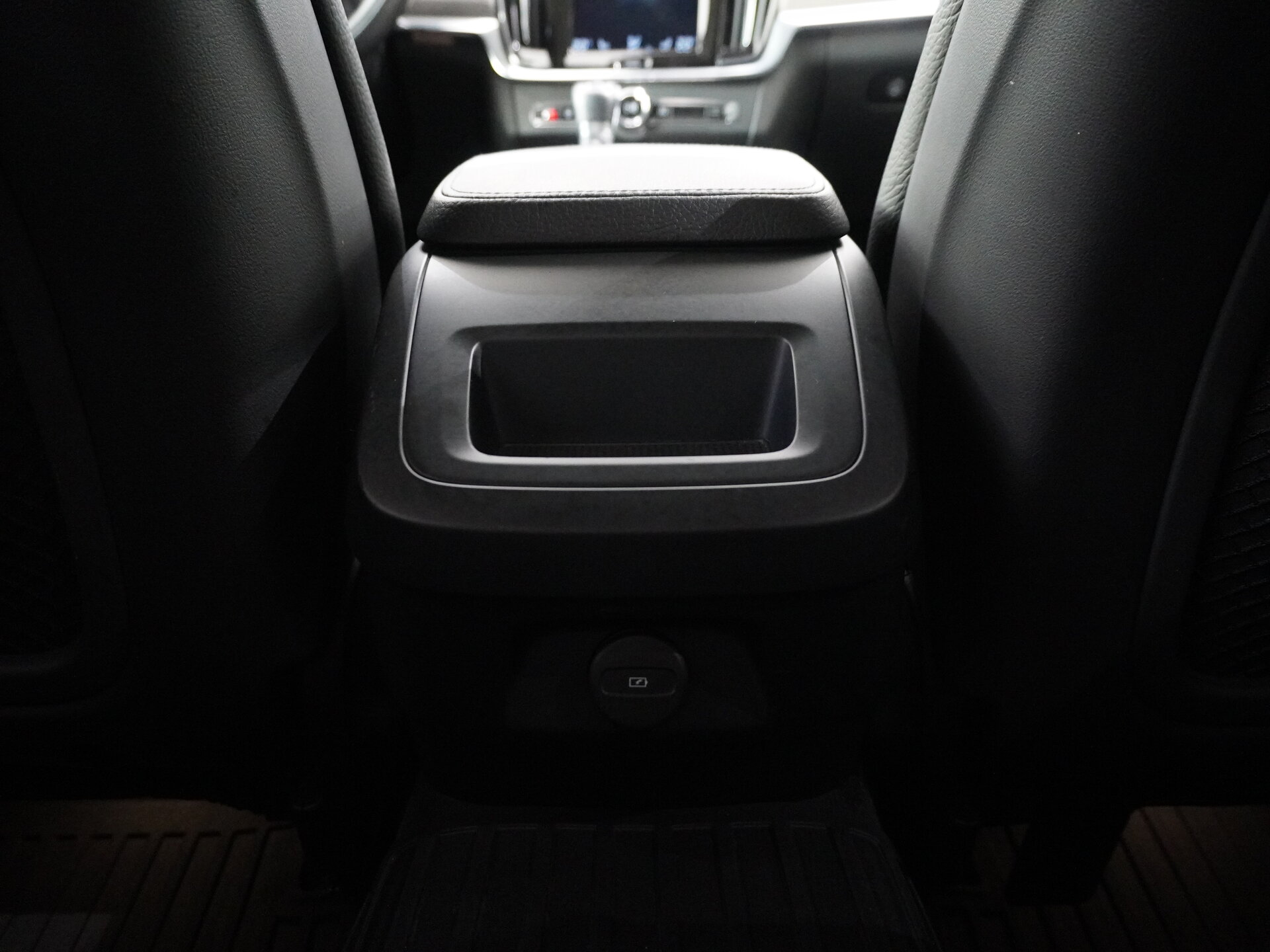 Автомобиль Volvo S90 2.0 AT (190 л.с.) - 13