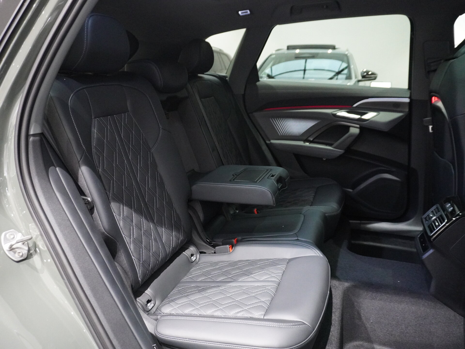 Автомобиль Audi Q5 L 2.0 AMT (204 л.с.) 4WD - 16