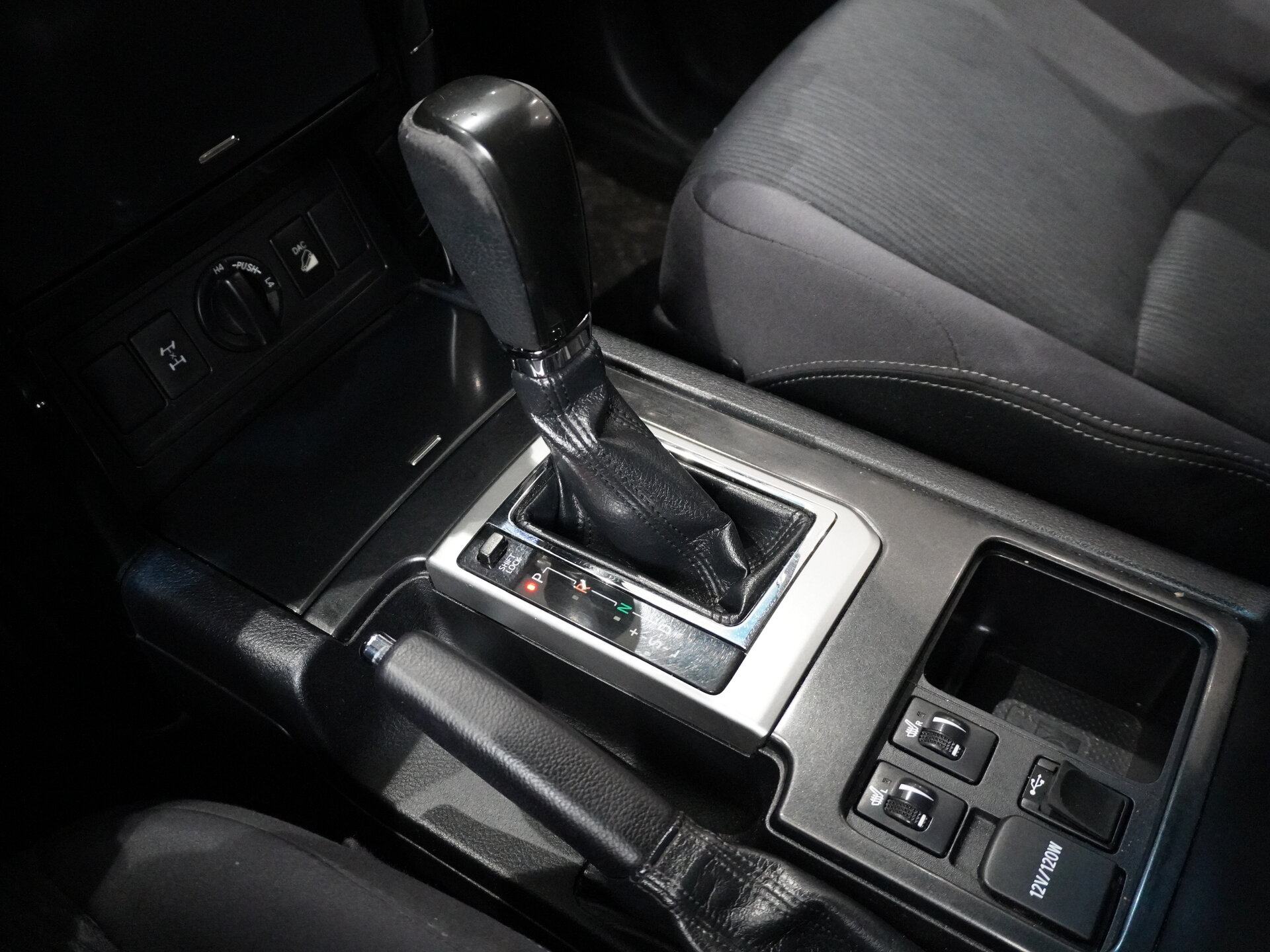 Автомобиль Toyota Land Cruiser Prado 3.0d AT (173 л.с.) 4WD - 17