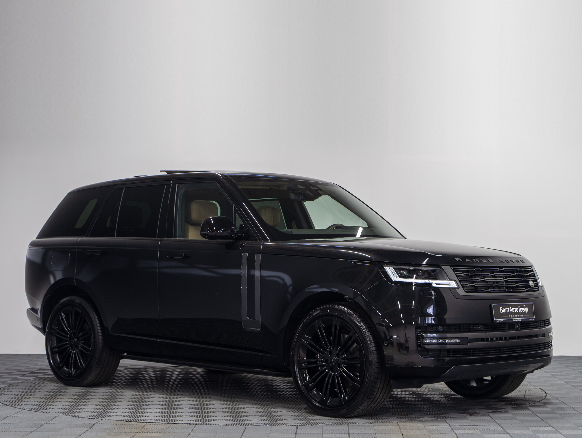 Автомобиль Land Rover Range Rover P400 MHEV 3.0 AT (400 л.с.) 4WD - 5