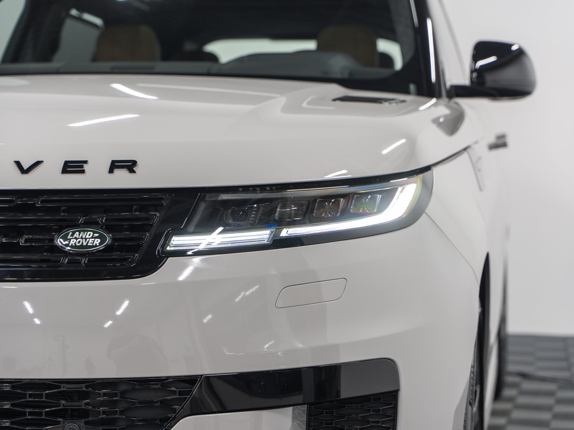Автомобиль Land Rover Range Rover Sport P400 MHEV 3.0 AT (400 л.с.) 4WD - 2