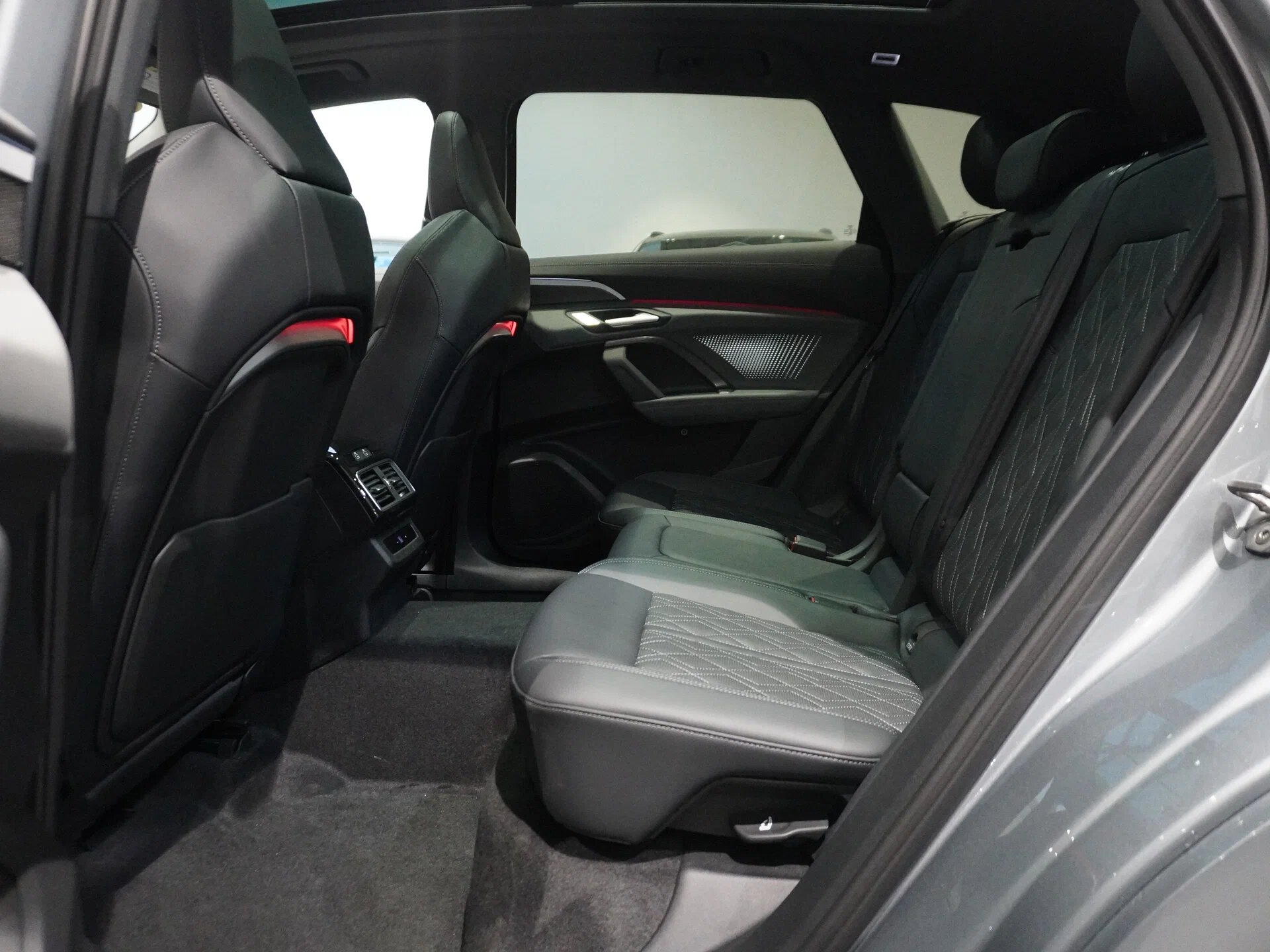 Автомобиль Audi Q5 L 2.0 AMT (204 л.с.) 4WD - 12