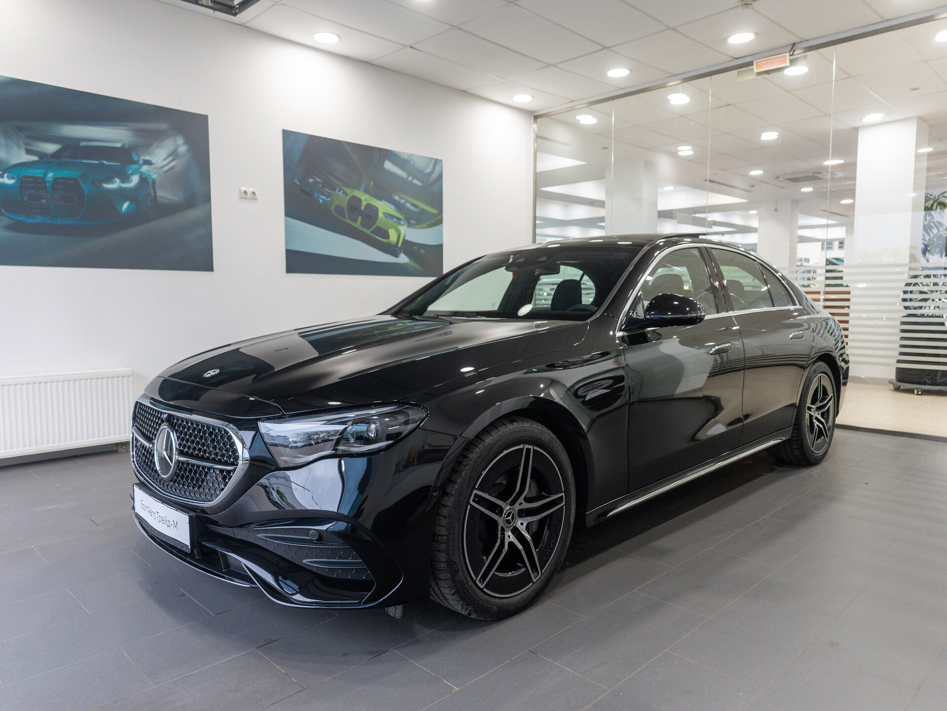 Автомобиль Mercedes-Benz E-Класс 300 2.0 AT (258 л.с.) 4WD - 1