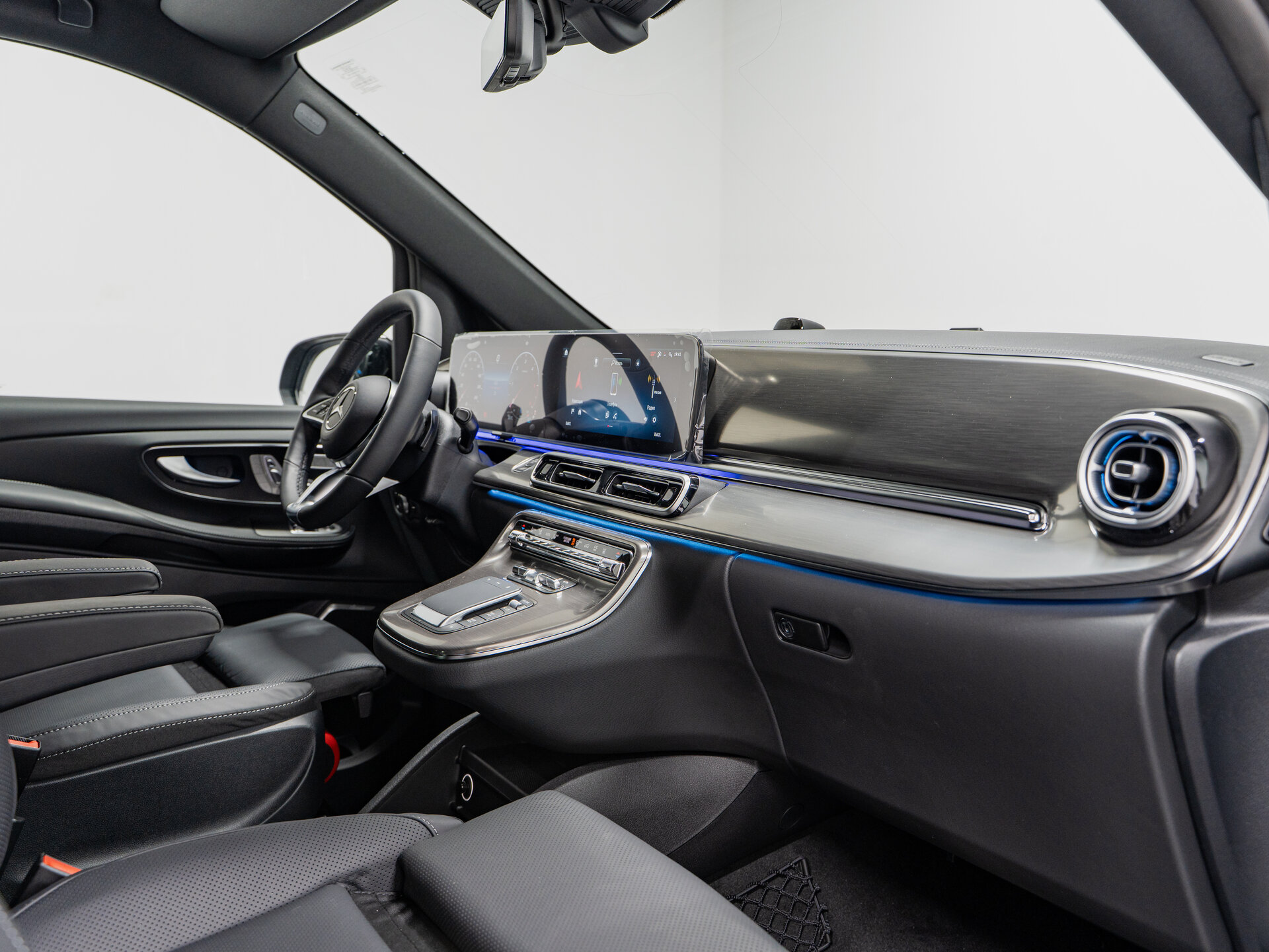 Автомобиль Mercedes-Benz V-Класс 300 d экстра длинный 2.0d AT (237 л.с.) 4WD - 14