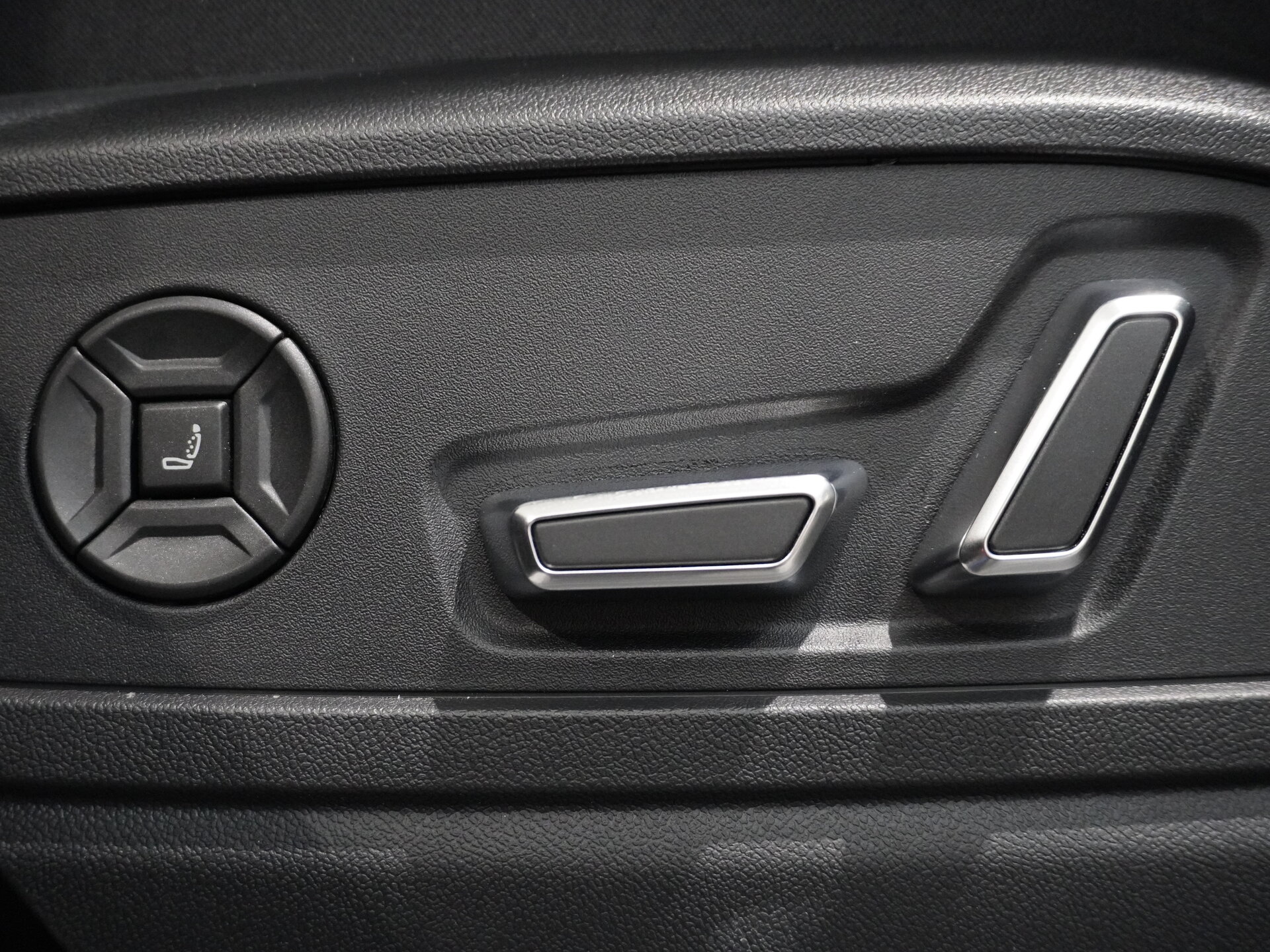 Автомобиль Audi Q5 L 2.0 AMT (204 л.с.) 4WD - 11