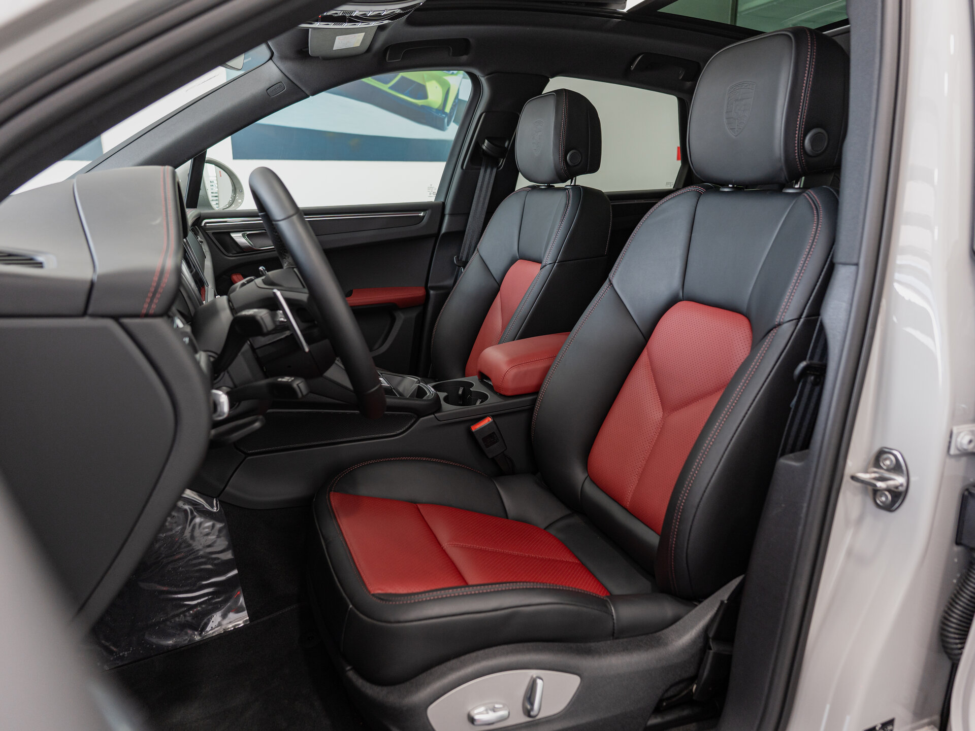 Автомобиль Porsche Macan 2.0 AMT (265 л.с.) 4WD - 8