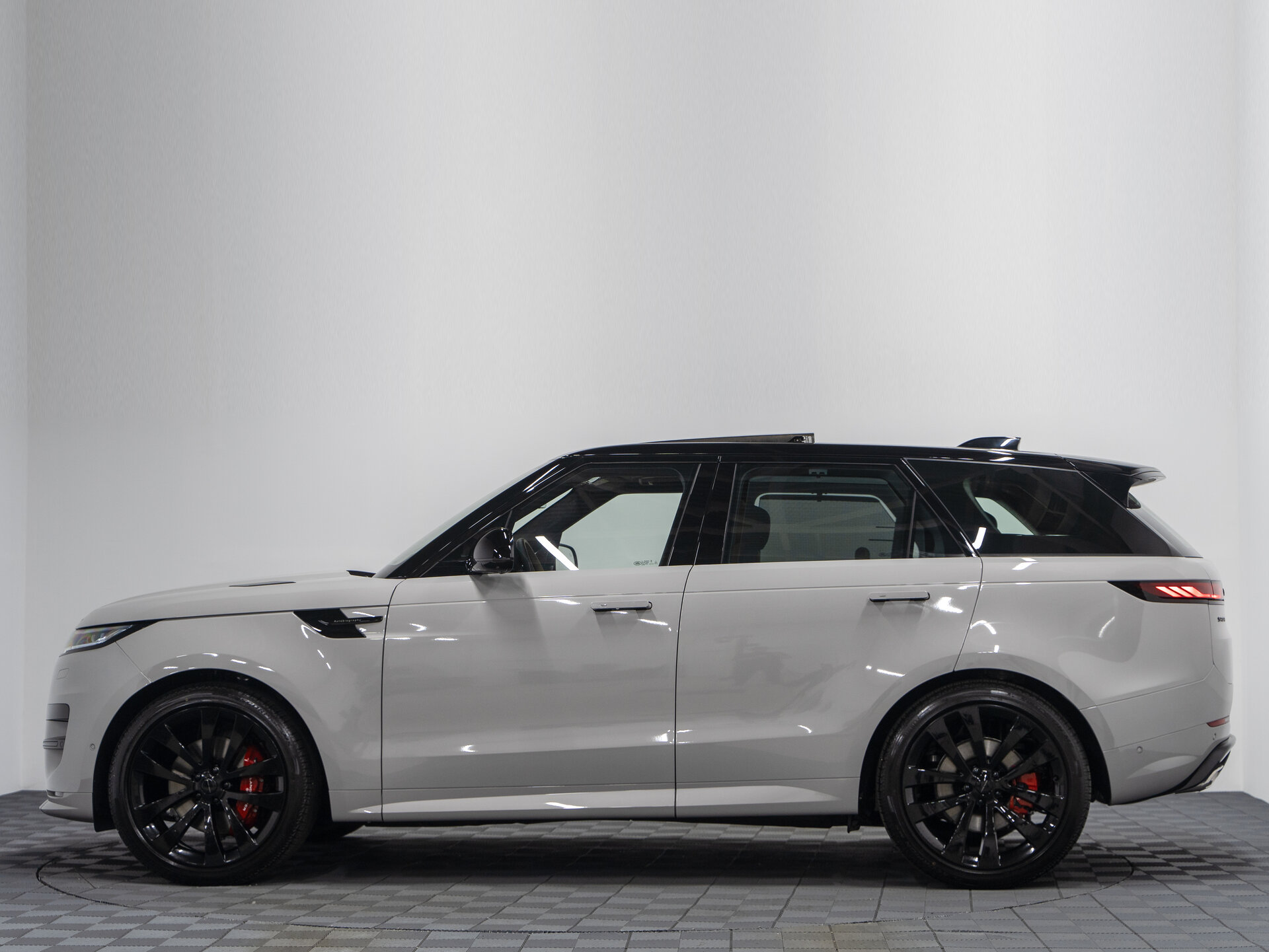 Автомобиль Land Rover Range Rover Sport P400 MHEV 3.0 AT (400 л.с.) 4WD - 11