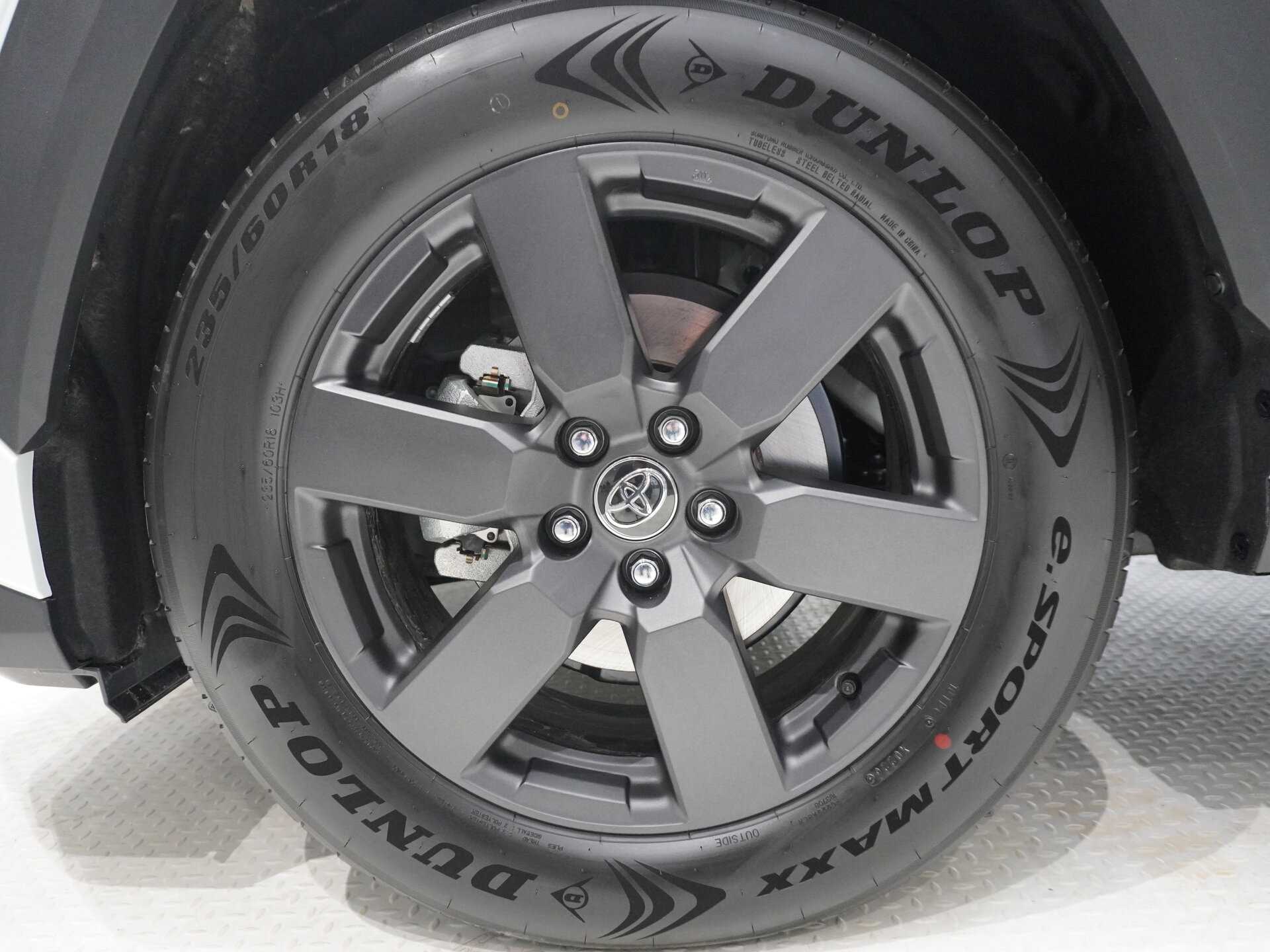 Автомобиль Toyota RAV4 2.0 CVT (171 л.с.) 4WD - 4