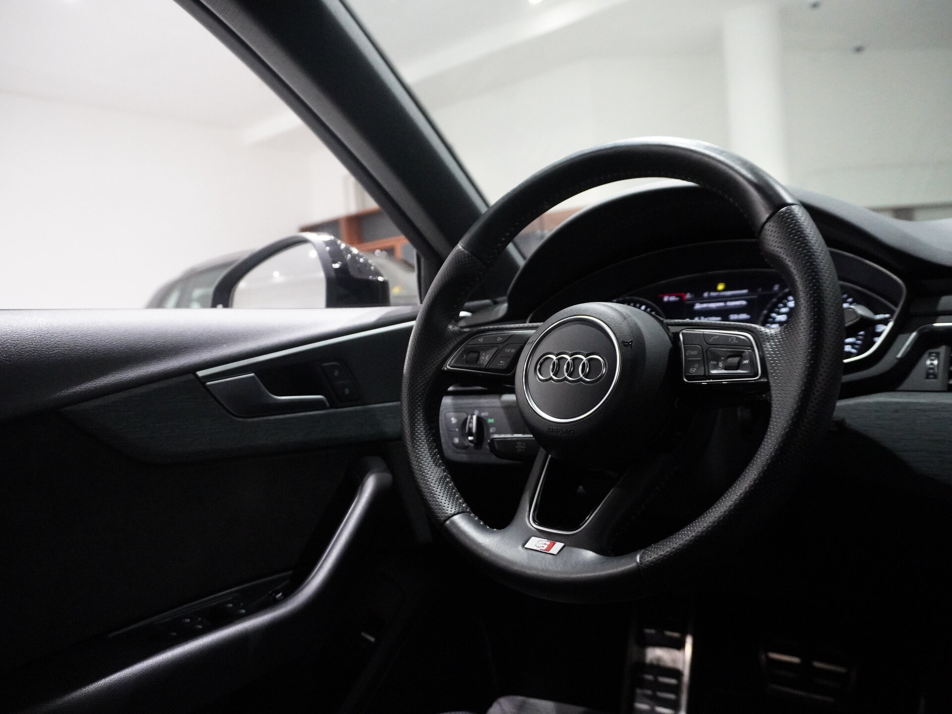 Автомобиль Audi A4 2.0d AMT (190 л.с.) 4WD - 15