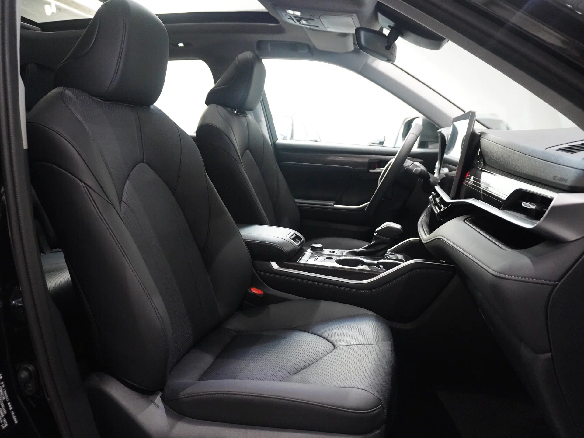 Автомобиль Toyota Highlander 2.0 AT (248 л.с.) 4WD - 14
