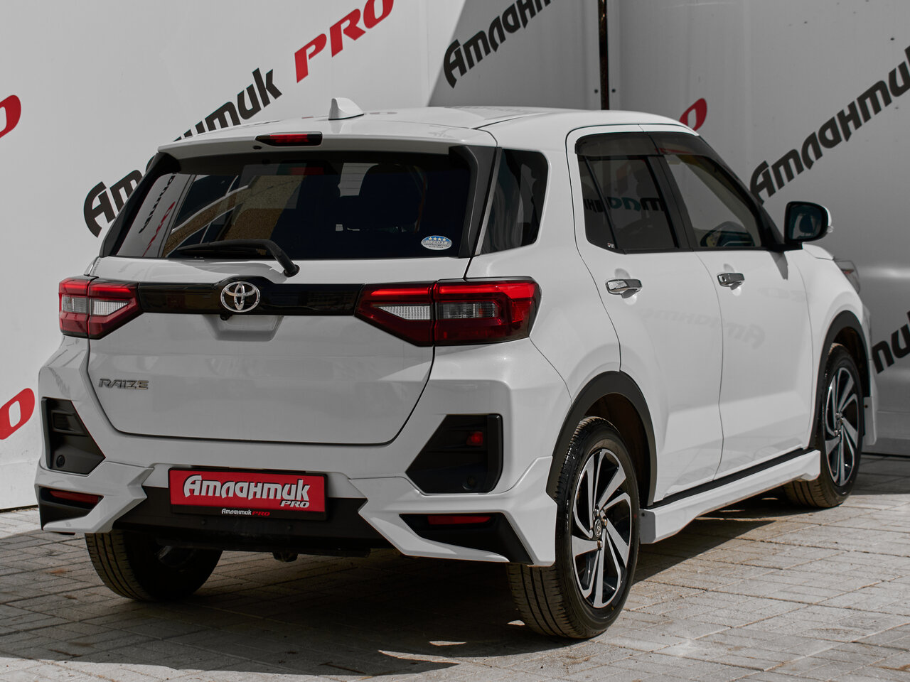 Купить Toyota Raize 1.0 CVT (98 л.с.) 4WD, 2020 в Екатеренбурге