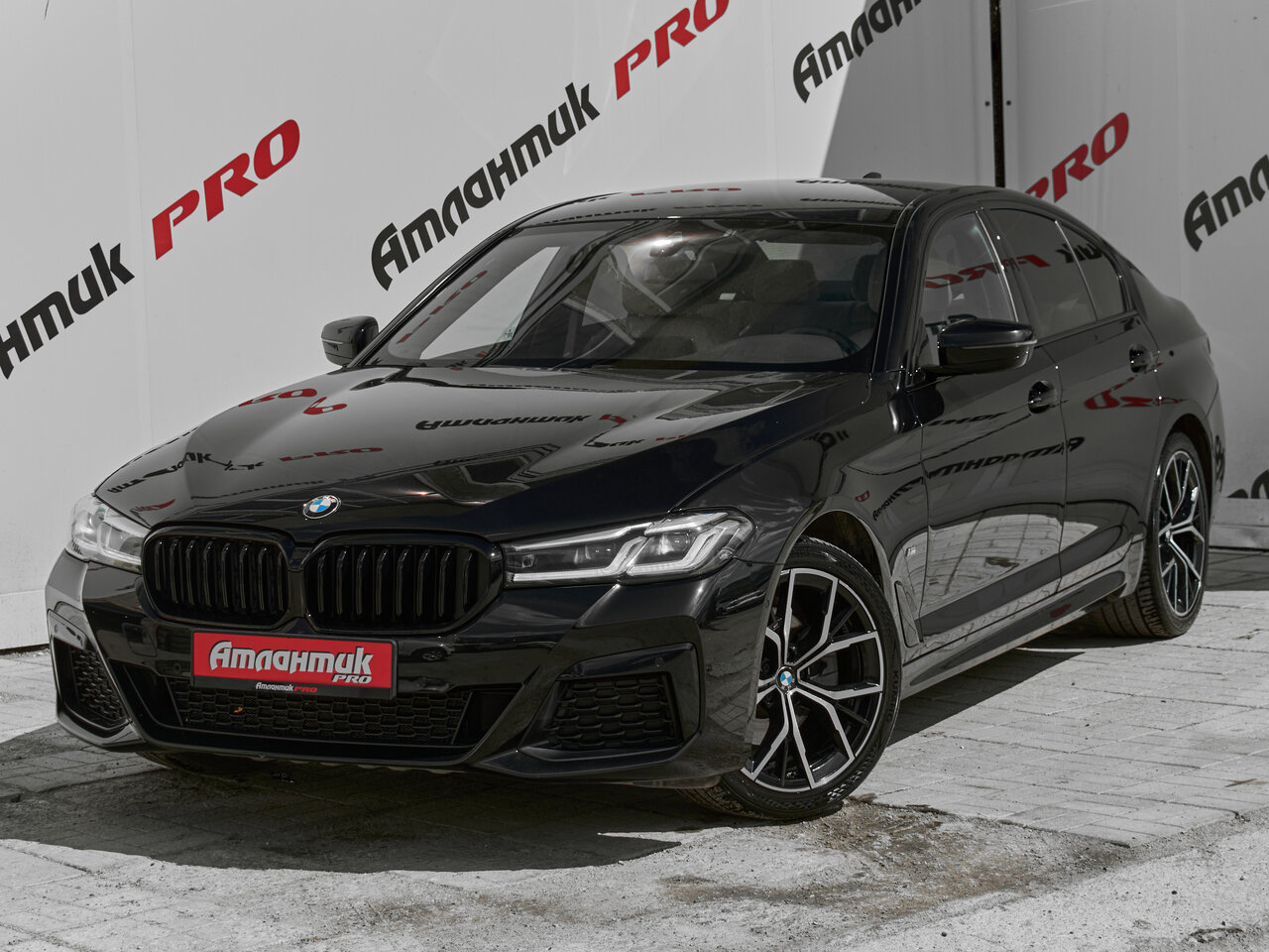 Купить BMW 5 серии 520d xDrive 2.0d AT (190 л.с.) 4WD, 2021 в Екатеренбурге