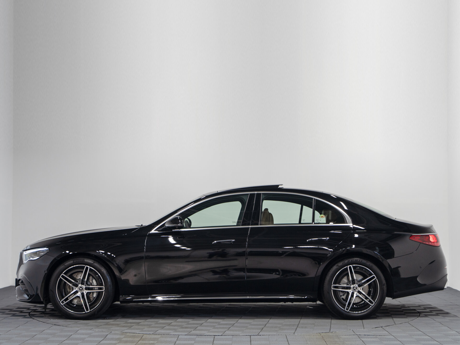 Автомобиль Mercedes-Benz E-Класс 300 2.0 AT (258 л.с.) 4WD - 13