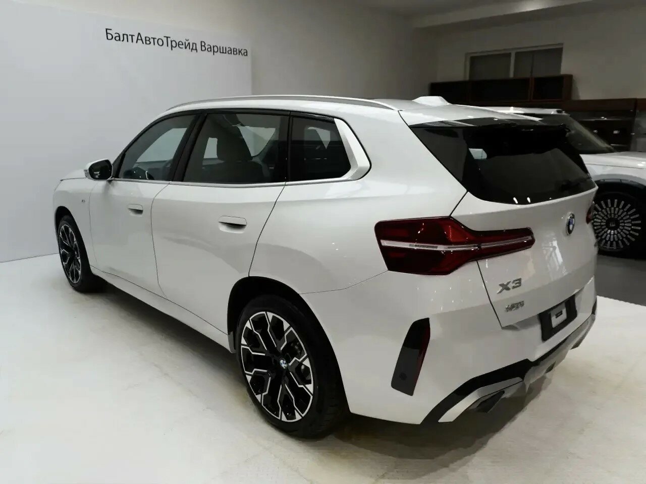 Автомобиль BMW X3 30L xDrive 2.0 AT (258 л.с.) 4WD - 7