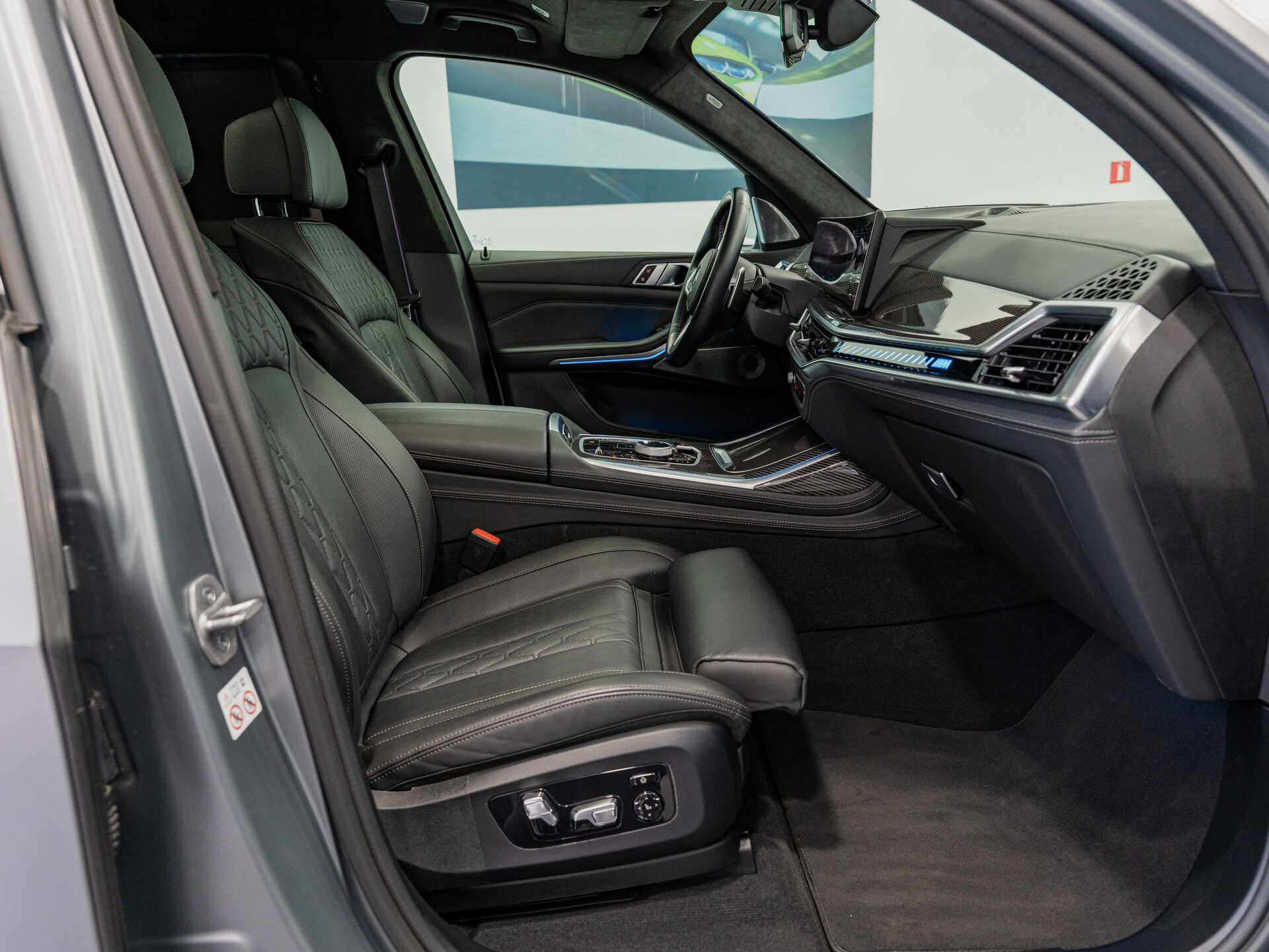 Автомобиль BMW X7 M60i 4.4 AT (530 л.с.) 4WD - 8
