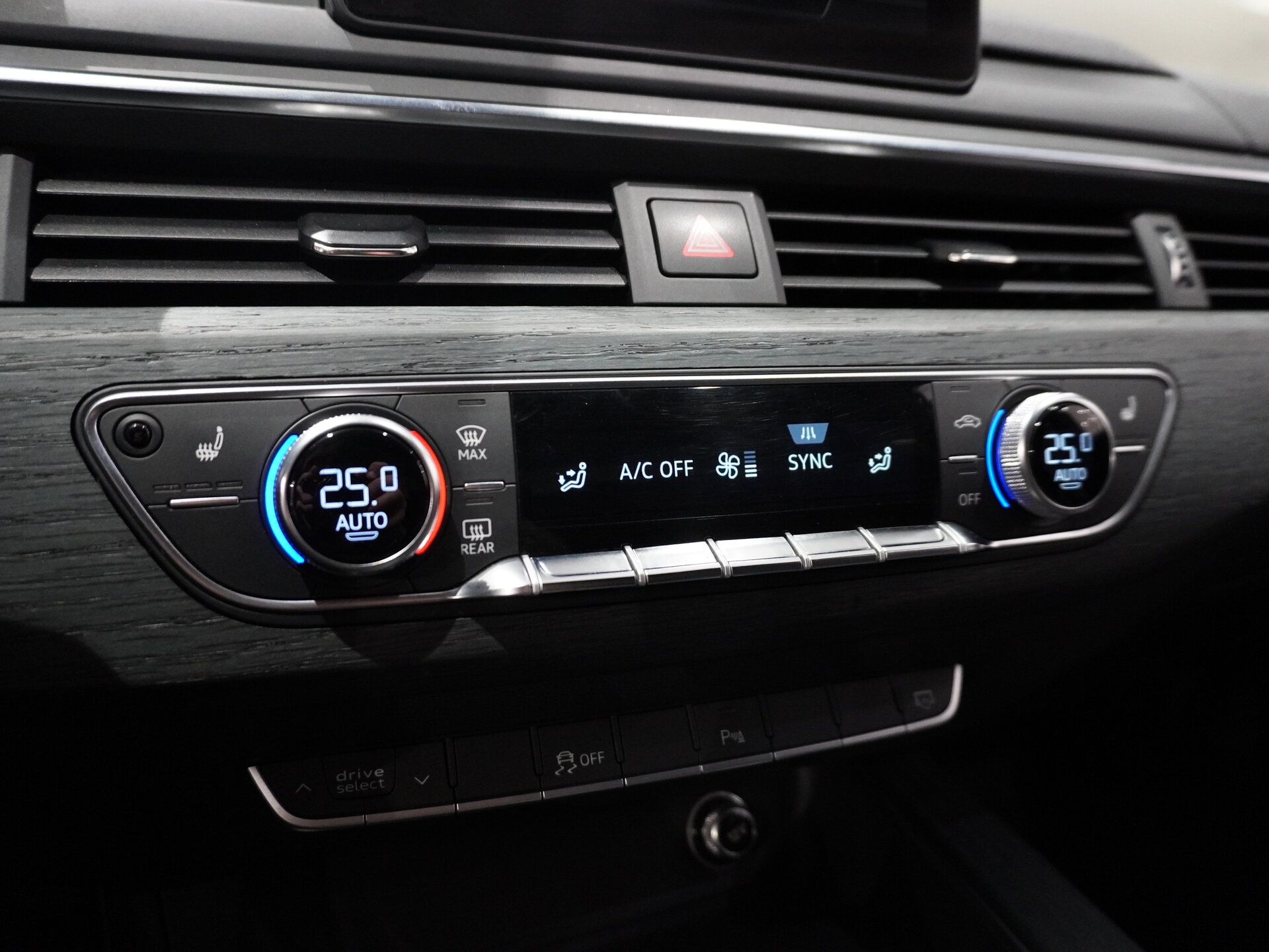 Автомобиль Audi A4 2.0d AMT (190 л.с.) 4WD - 18