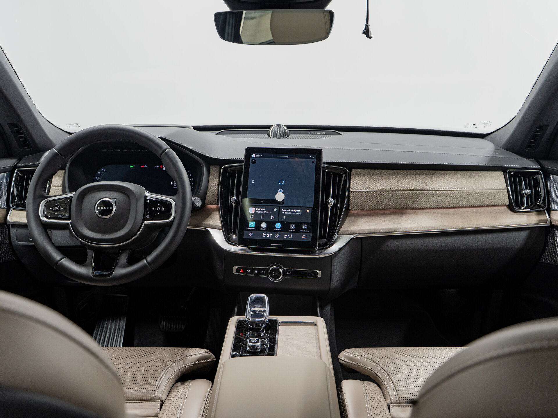 Автомобиль Volvo XC90 B6 2.0 AT (300 л.с.) 4WD - 15