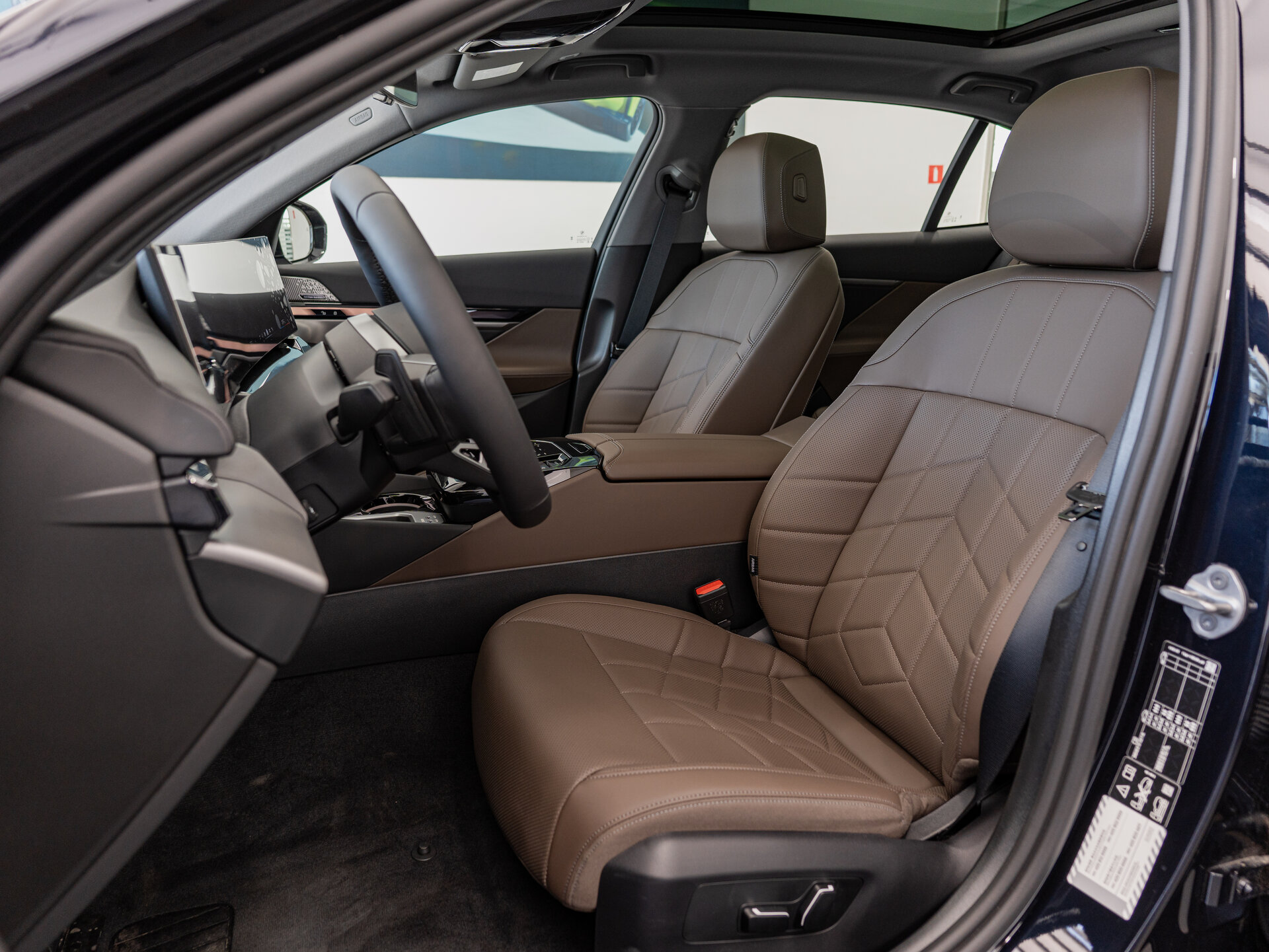 Автомобиль BMW 5 серии 530Li xDrive 2.0 AT (258 л.с.) 4WD - 17
