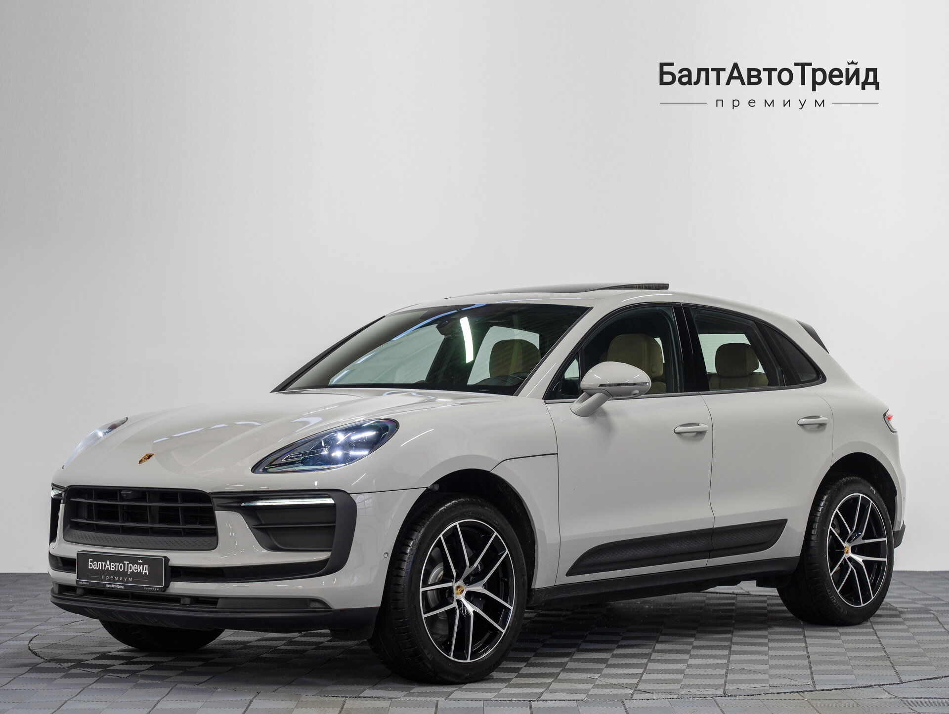 Автомобиль Porsche Macan 2.0 AMT (265 л.с.) 4WD - 1