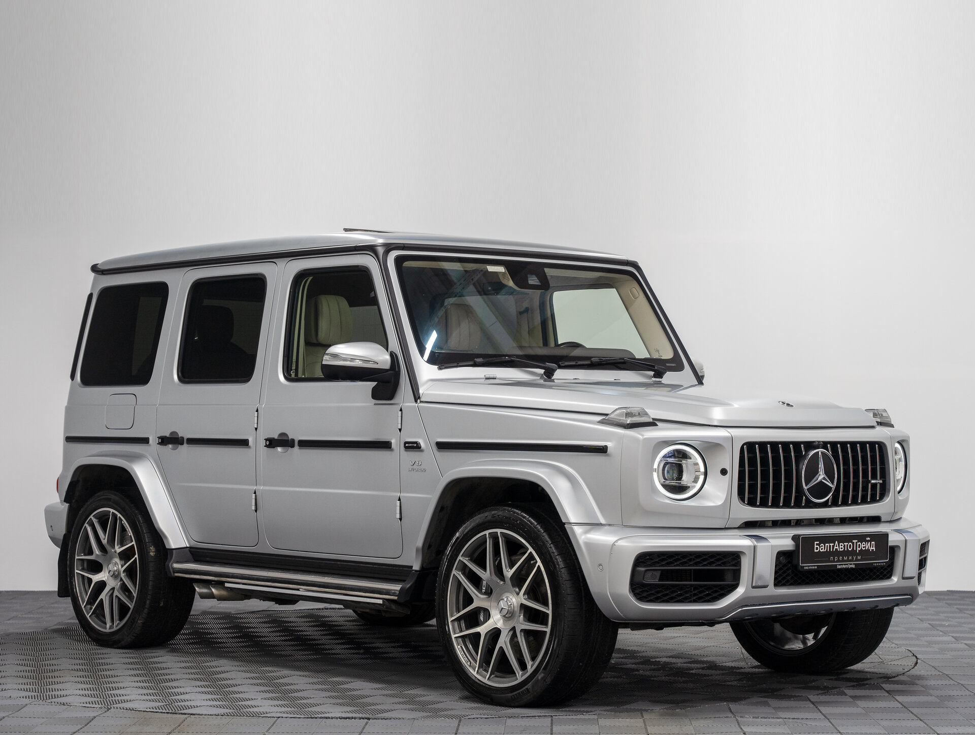 Автомобиль Mercedes-Benz G-Класс AMG 63 AMG 4.0 AT (585 л.с.) 4WD - 5