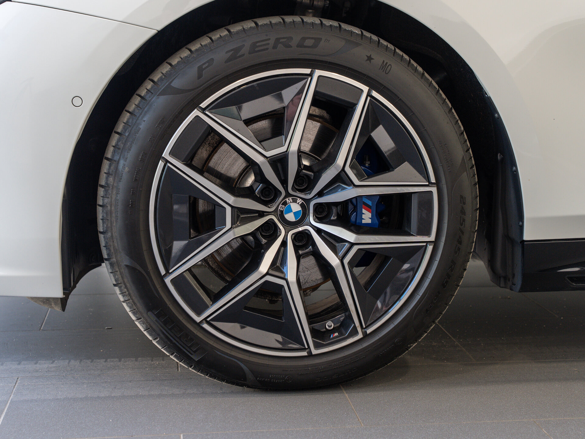 Автомобиль BMW 5 серии 523d xDrive 2.0d AT (197 л.с.) 4WD - 9