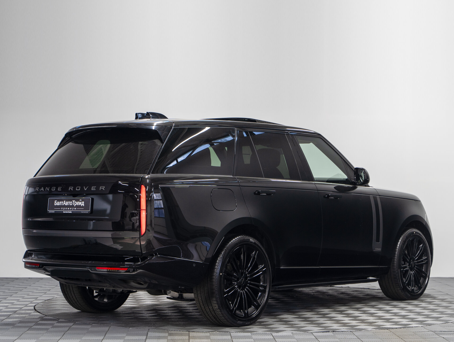 Автомобиль Land Rover Range Rover P400 MHEV 3.0 AT (400 л.с.) 4WD - 7