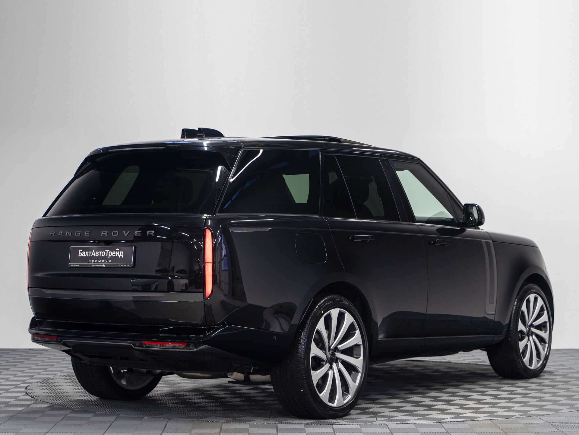 Автомобиль Land Rover Range Rover D350 MHEV 3.0d AT (350 л.с.) 4WD - 7