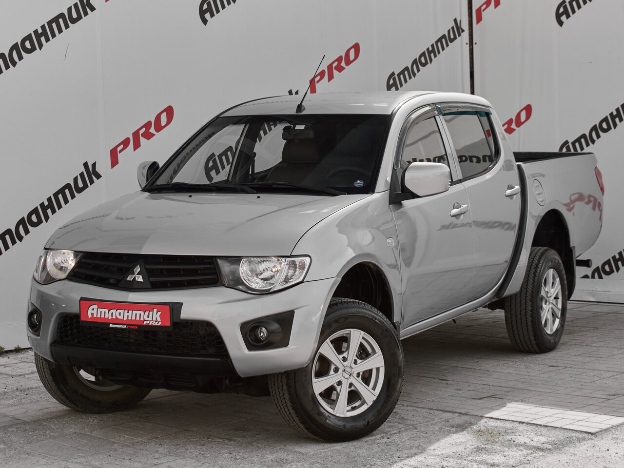 Купить Mitsubishi L200 2.5d MT (136 л.с.) 4WD, 2013 в Екатеренбурге