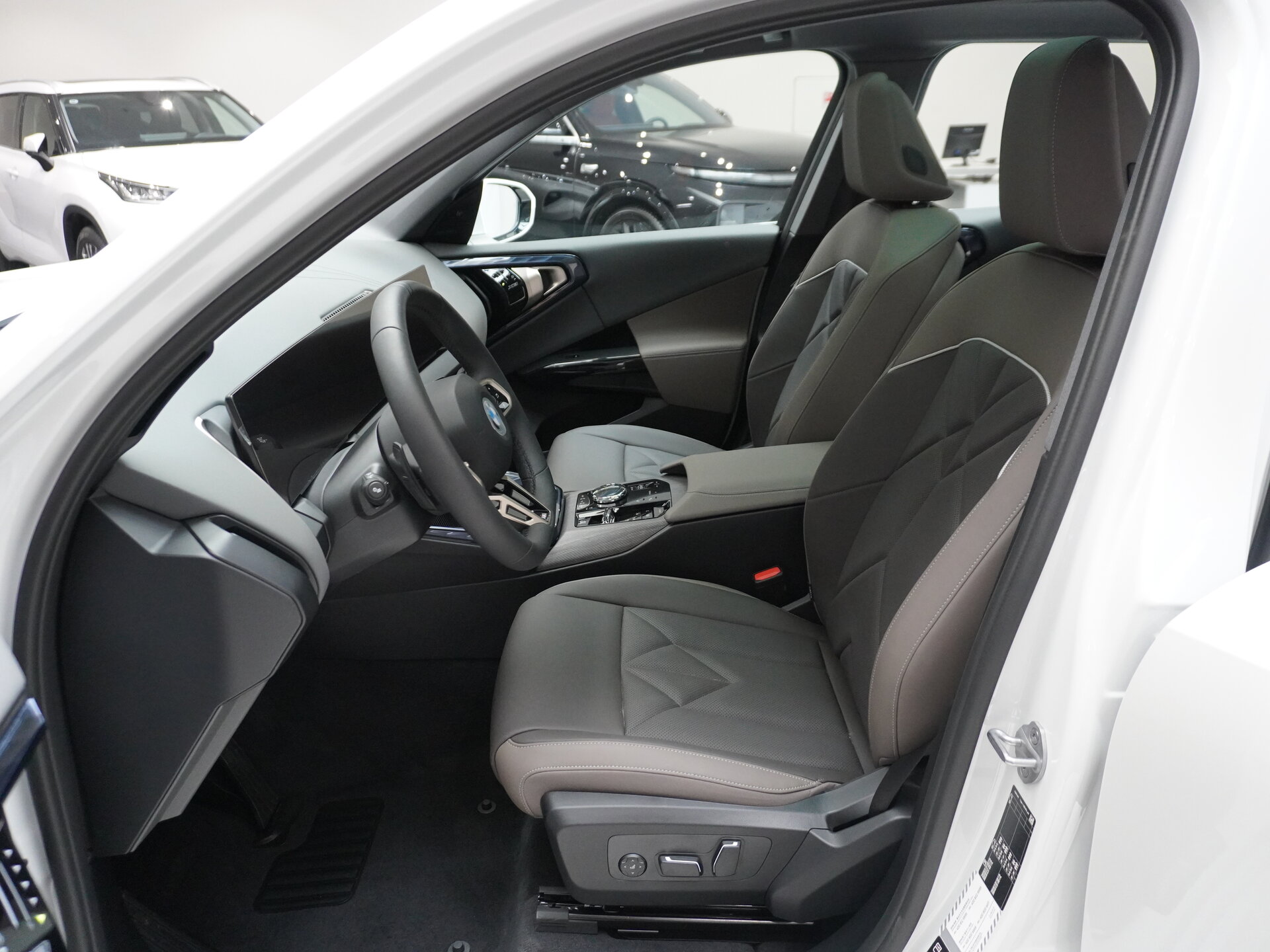 Автомобиль BMW X3 30L xDrive 2.0 AT (258 л.с.) 4WD - 13
