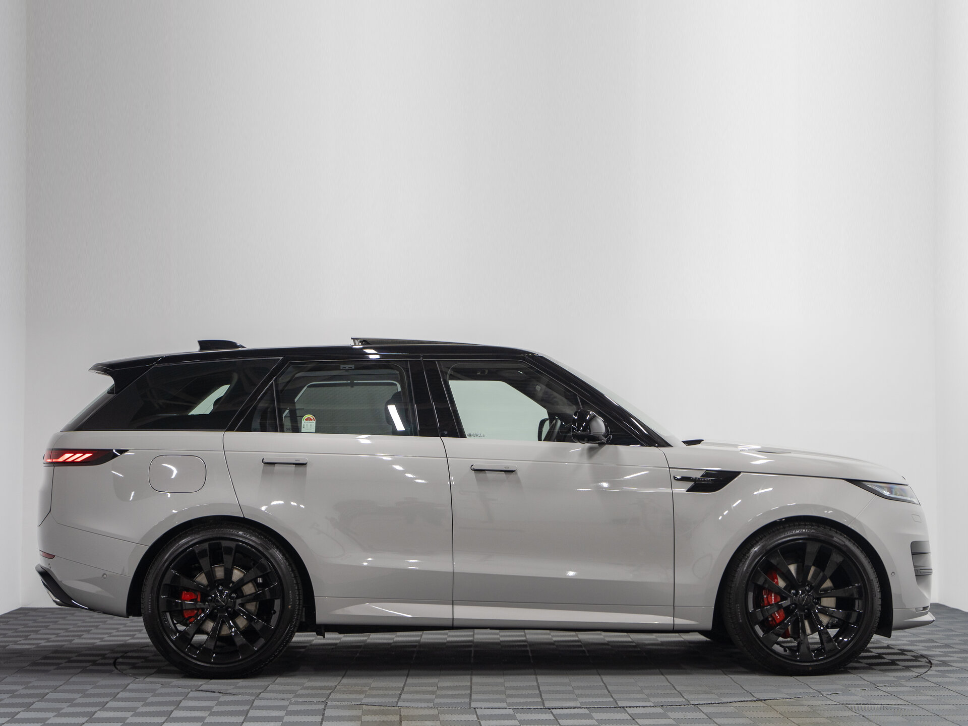 Автомобиль Land Rover Range Rover Sport P400 MHEV 3.0 AT (400 л.с.) 4WD - 6