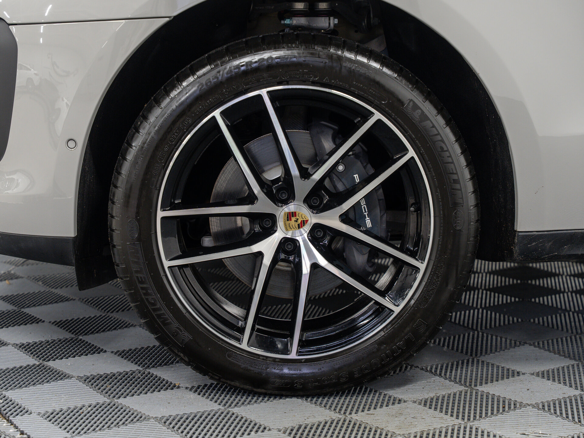 Автомобиль Porsche Macan 2.0 AMT (265 л.с.) 4WD - 3