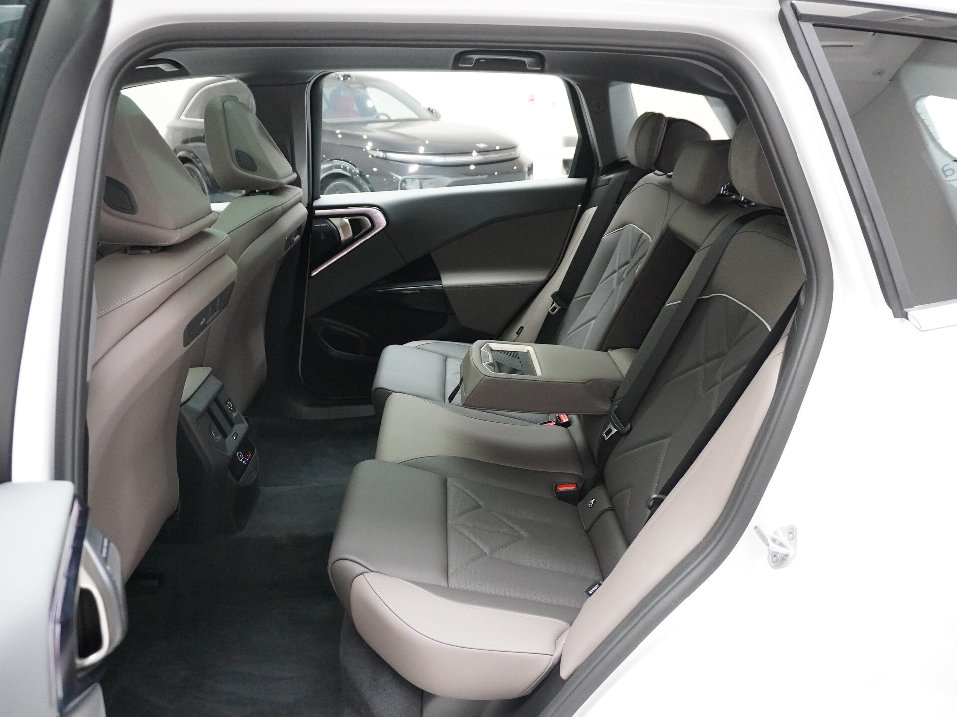 Автомобиль BMW X3 30L xDrive 2.0 AT (258 л.с.) 4WD - 19