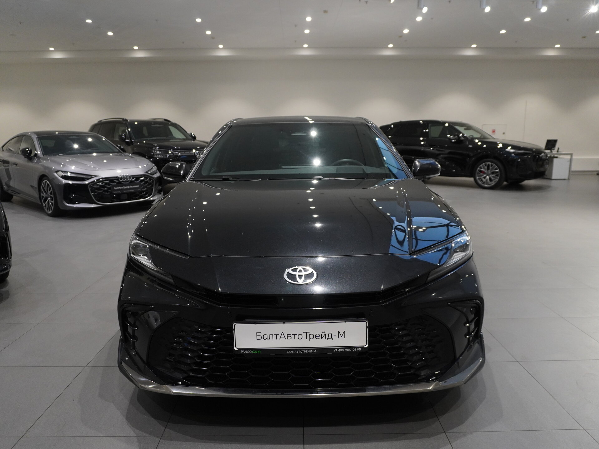 Автомобиль Toyota Camry 2.0hyb CVT (231 л.с.) - 2