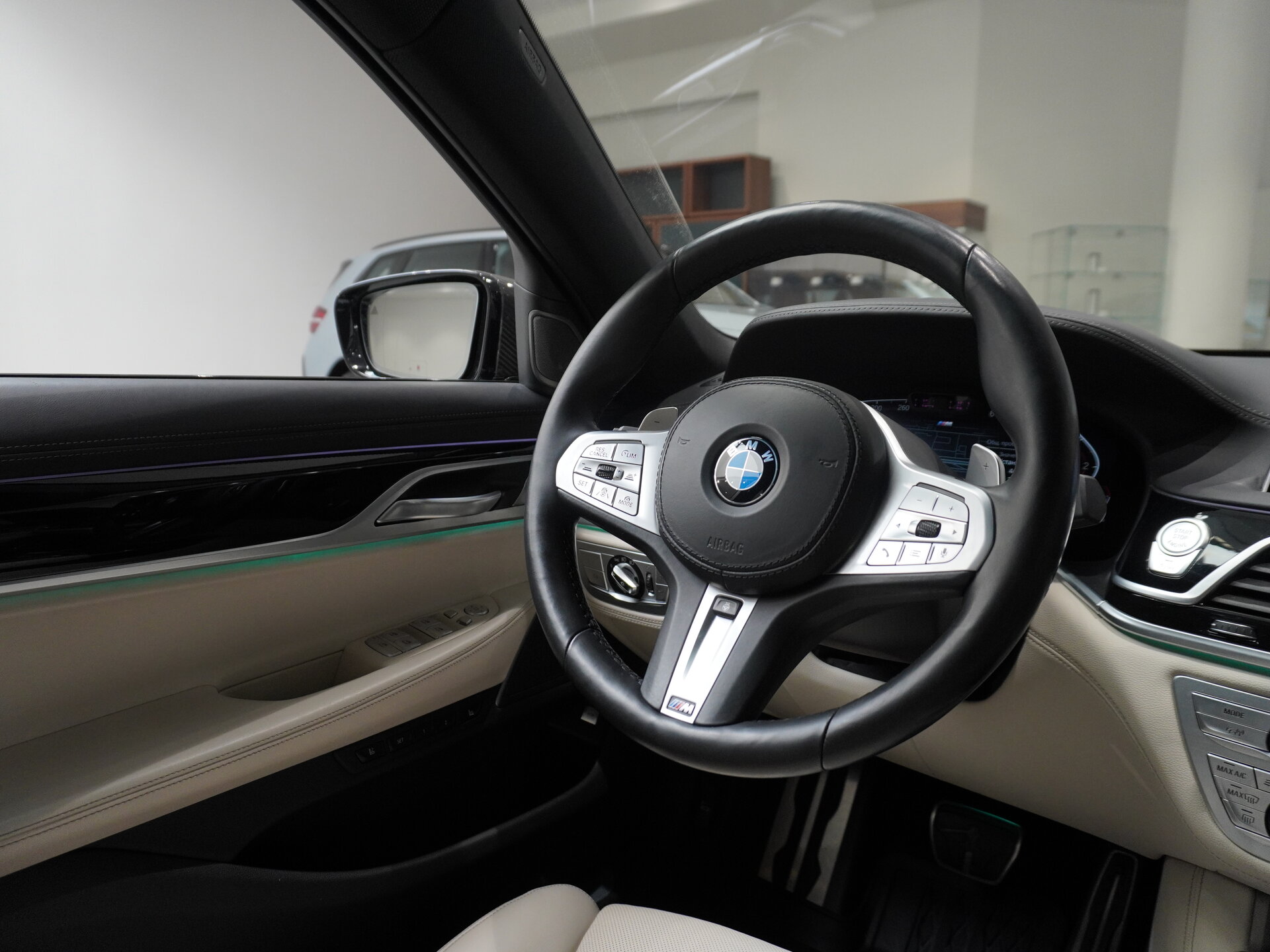Автомобиль BMW 7 серии 740d xDrive 3.0d AT (320 л.с.) 4WD - 16