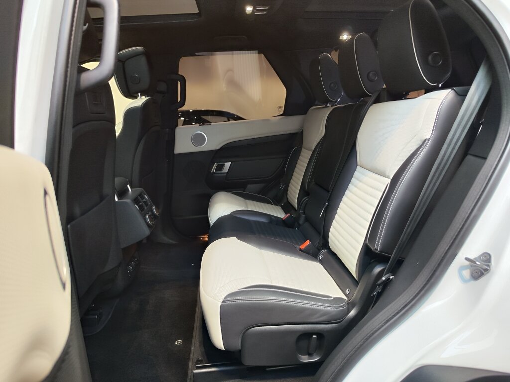 Автомобиль Land Rover Discovery D250 3.0d AT (249 л.с.) 4WD - 9
