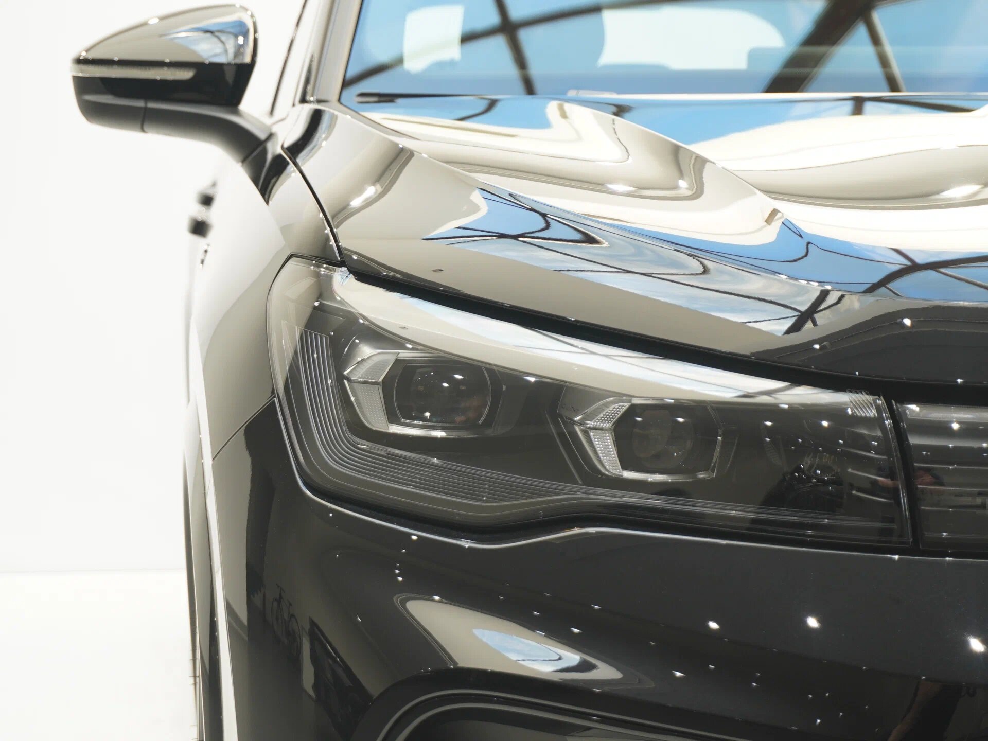 Автомобиль Volkswagen Tiguan L Pro 2.0 AMT (220 л.с.) 4WD - 2